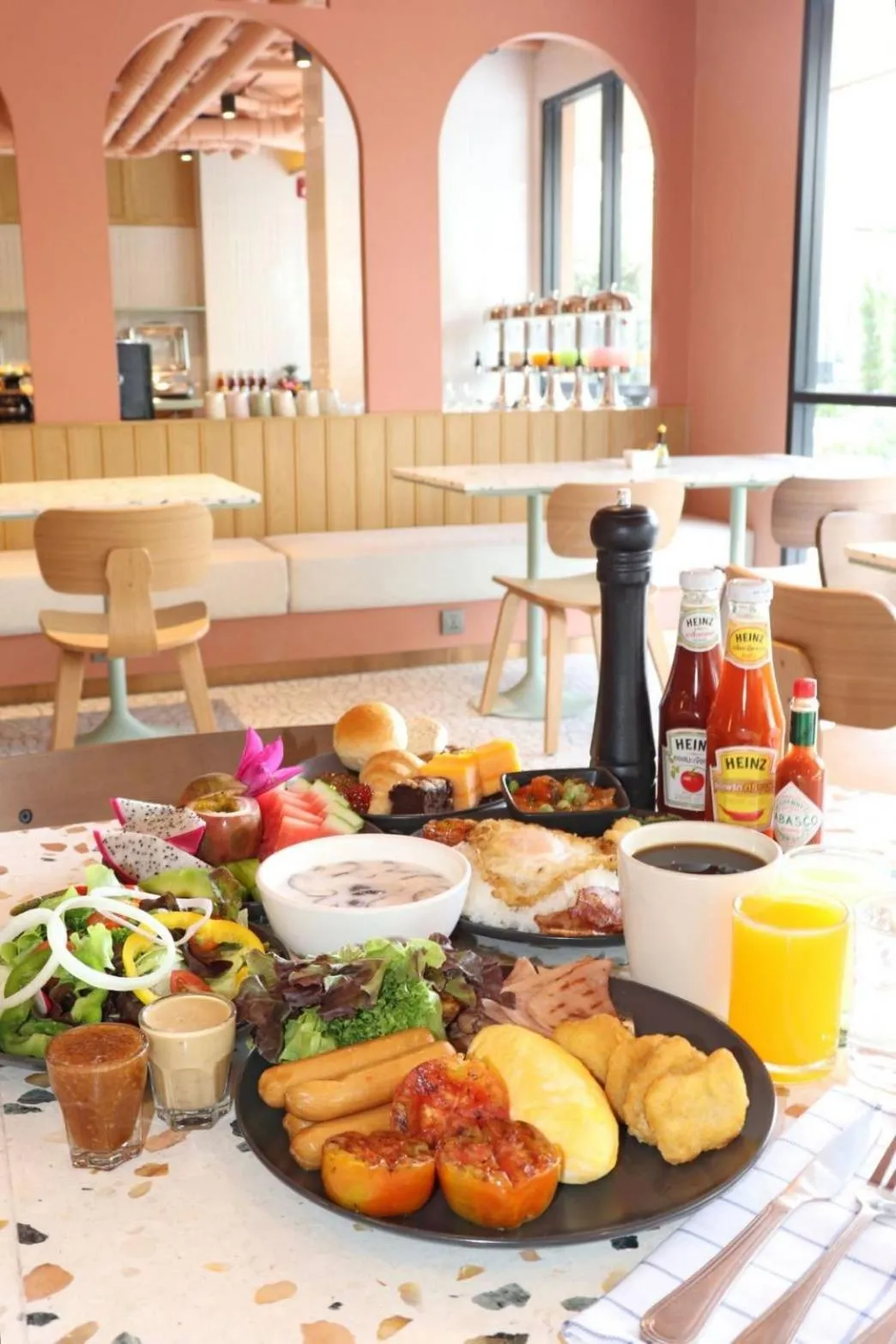 Restaurant/places to eat in The Quarter Ratchathewi by UHG