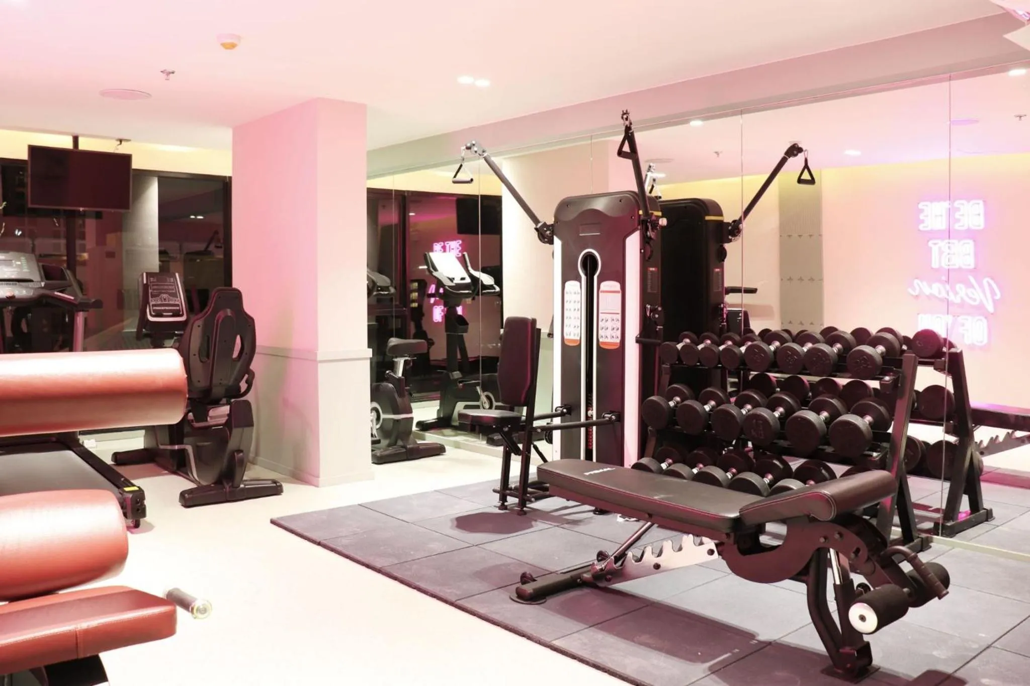 Fitness centre/facilities in The Quarter Ratchathewi by UHG