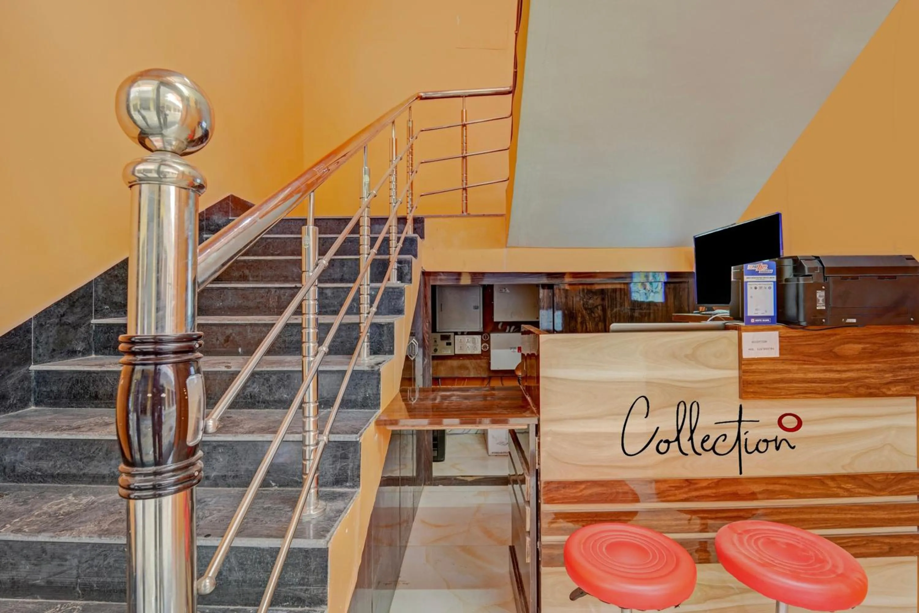 Lobby or reception in Super Hotel O Siddhi Vinayak Hotel & Banquets