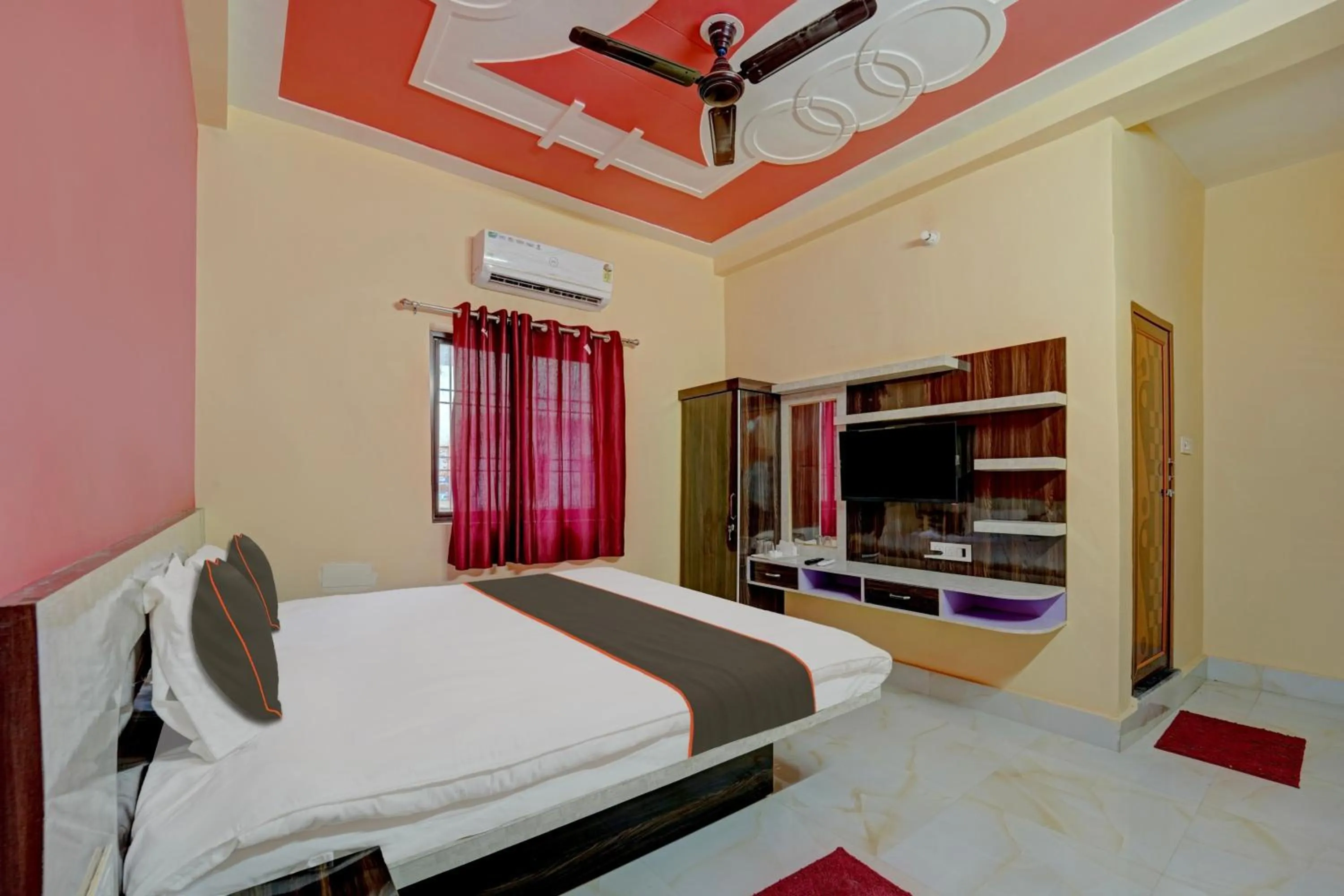 Bedroom, Bed in Super Hotel O Siddhi Vinayak Hotel & Banquets