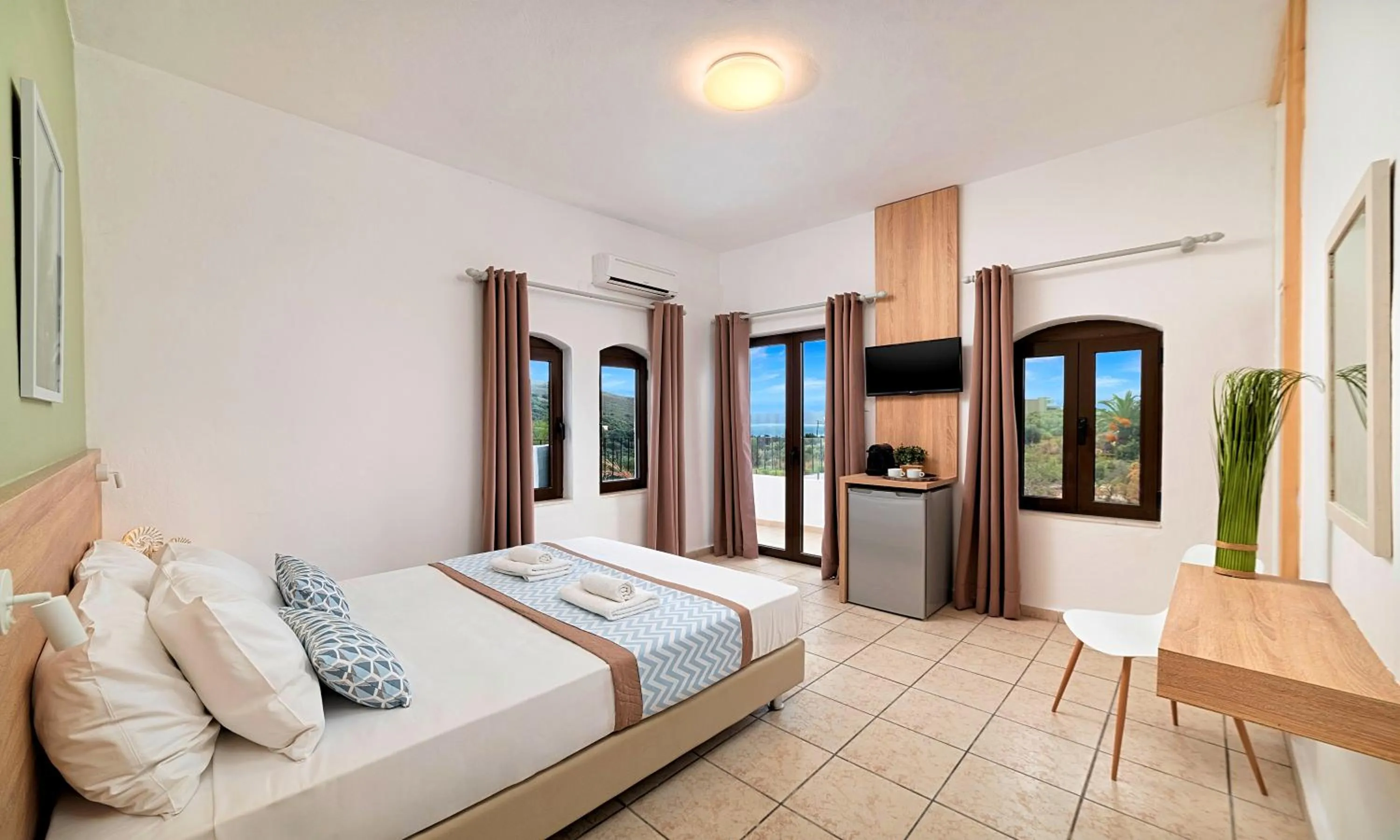 Photo of the whole room, Bed in Welcome Apts