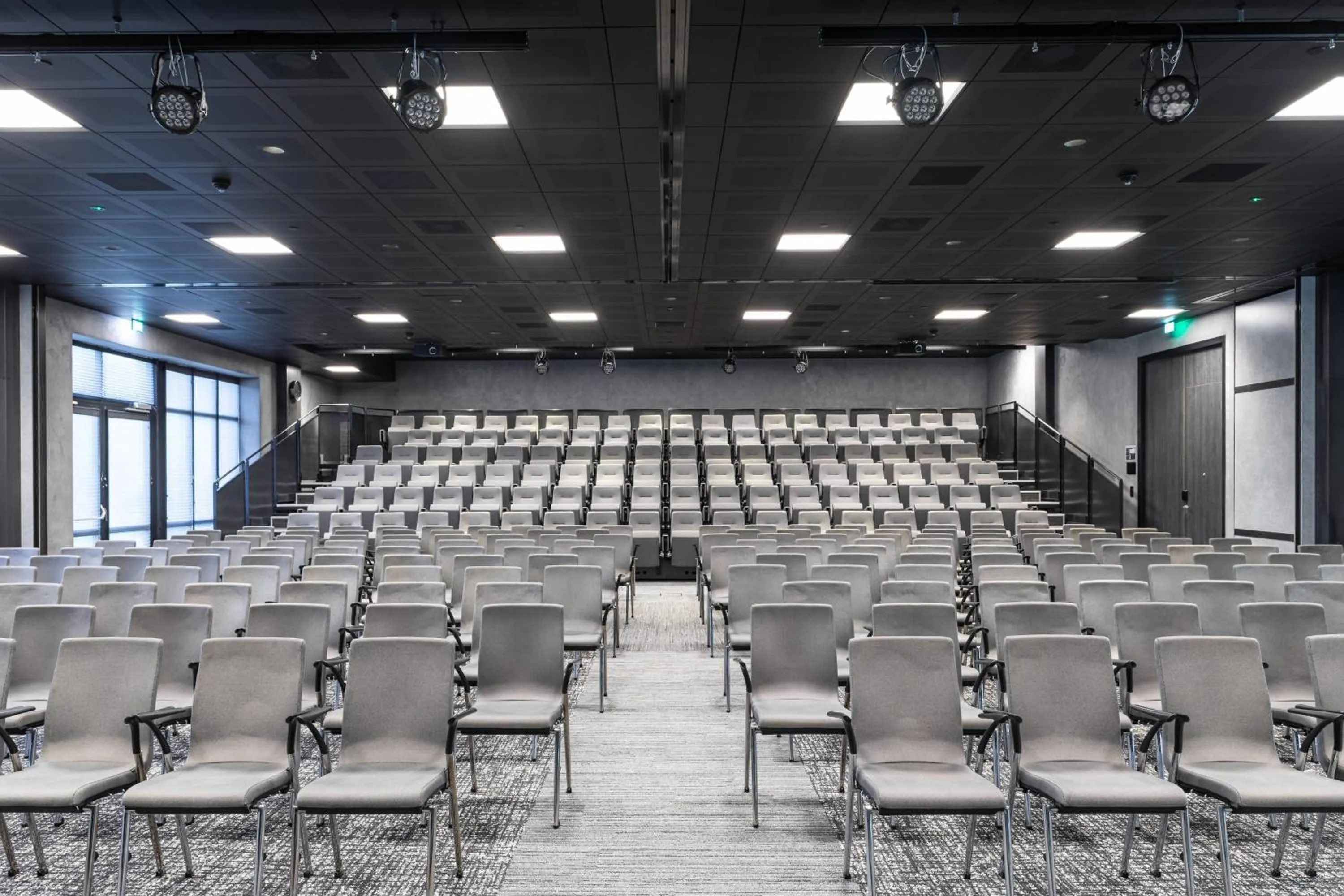Meeting/conference room in Courtyard by Marriott Amsterdam Airport