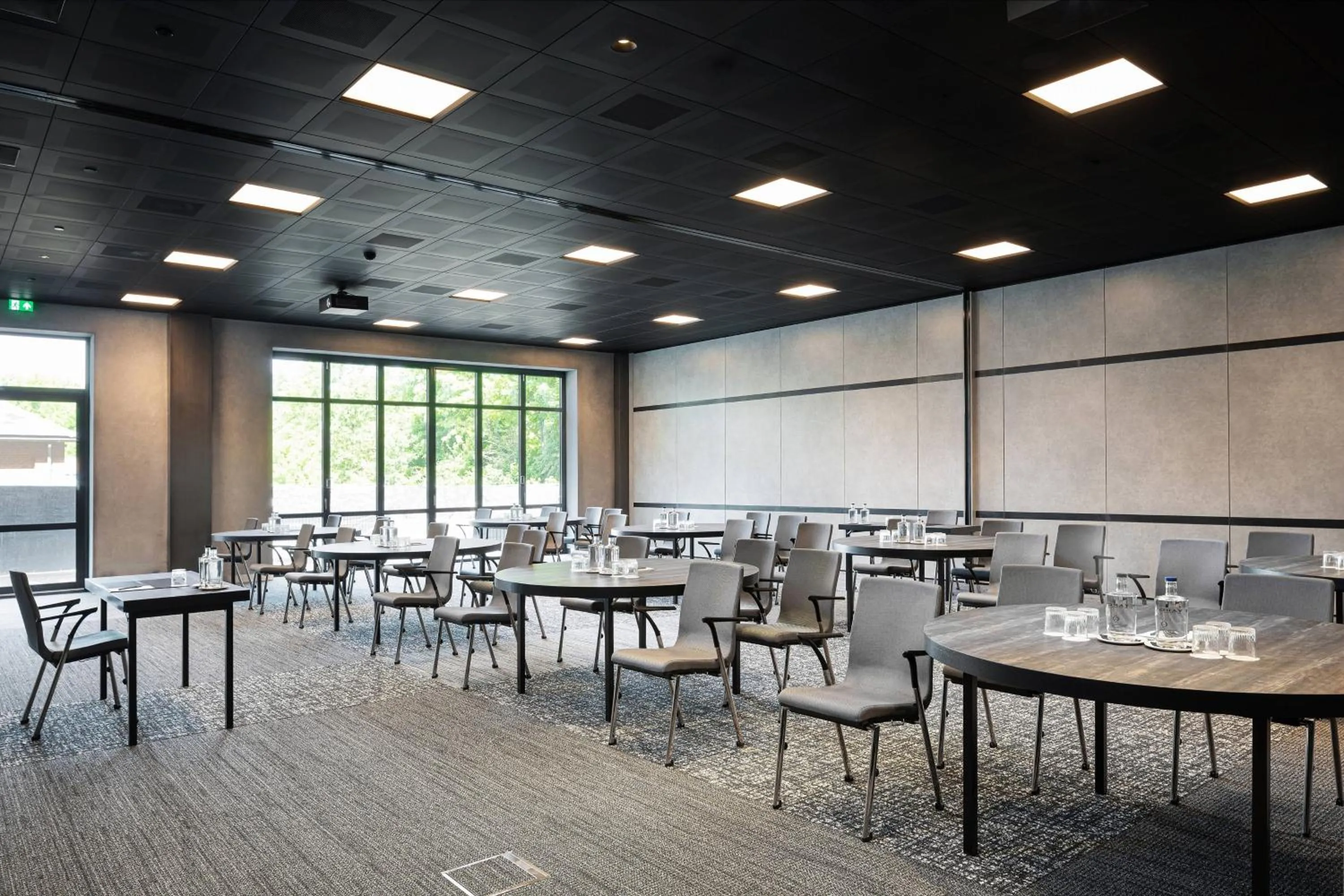 Lounge or bar in Courtyard by Marriott Amsterdam Airport