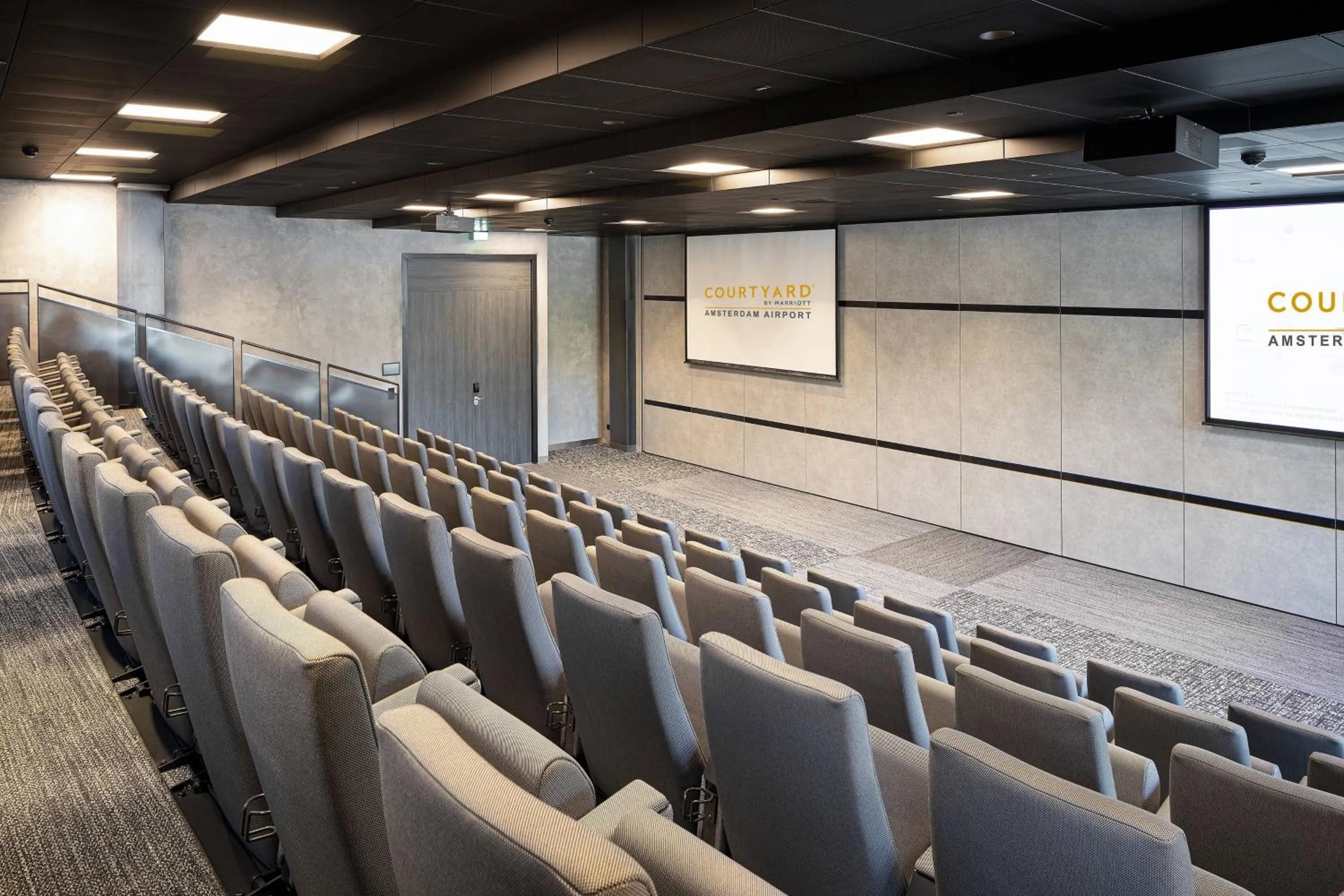Meeting/conference room in Courtyard by Marriott Amsterdam Airport