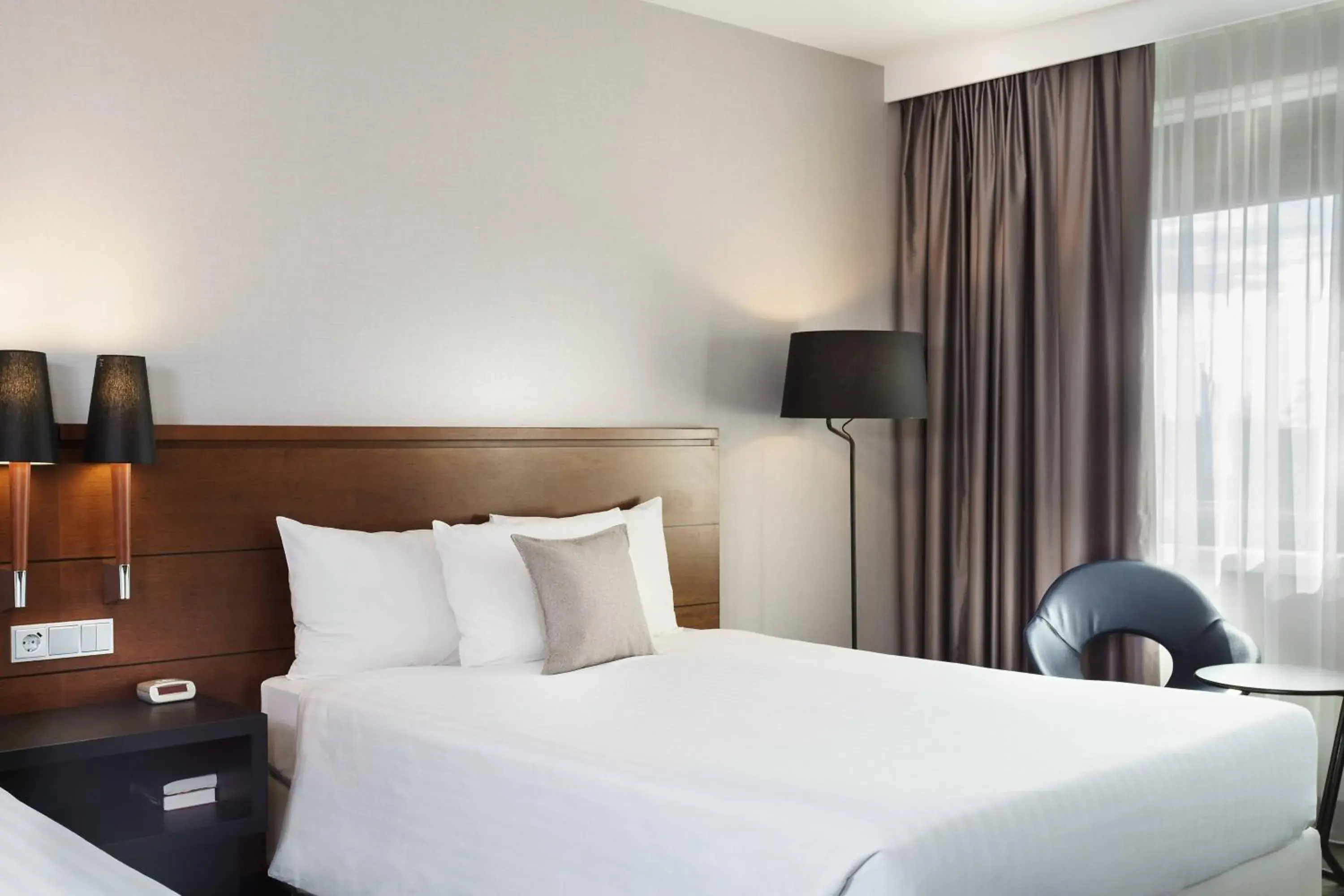 Standard Queen Room with Two Queen Beds in Courtyard by Marriott Amsterdam Airport Standard Queen Room with Two Queen Beds in Courtyard by Marriott Amsterdam Airport