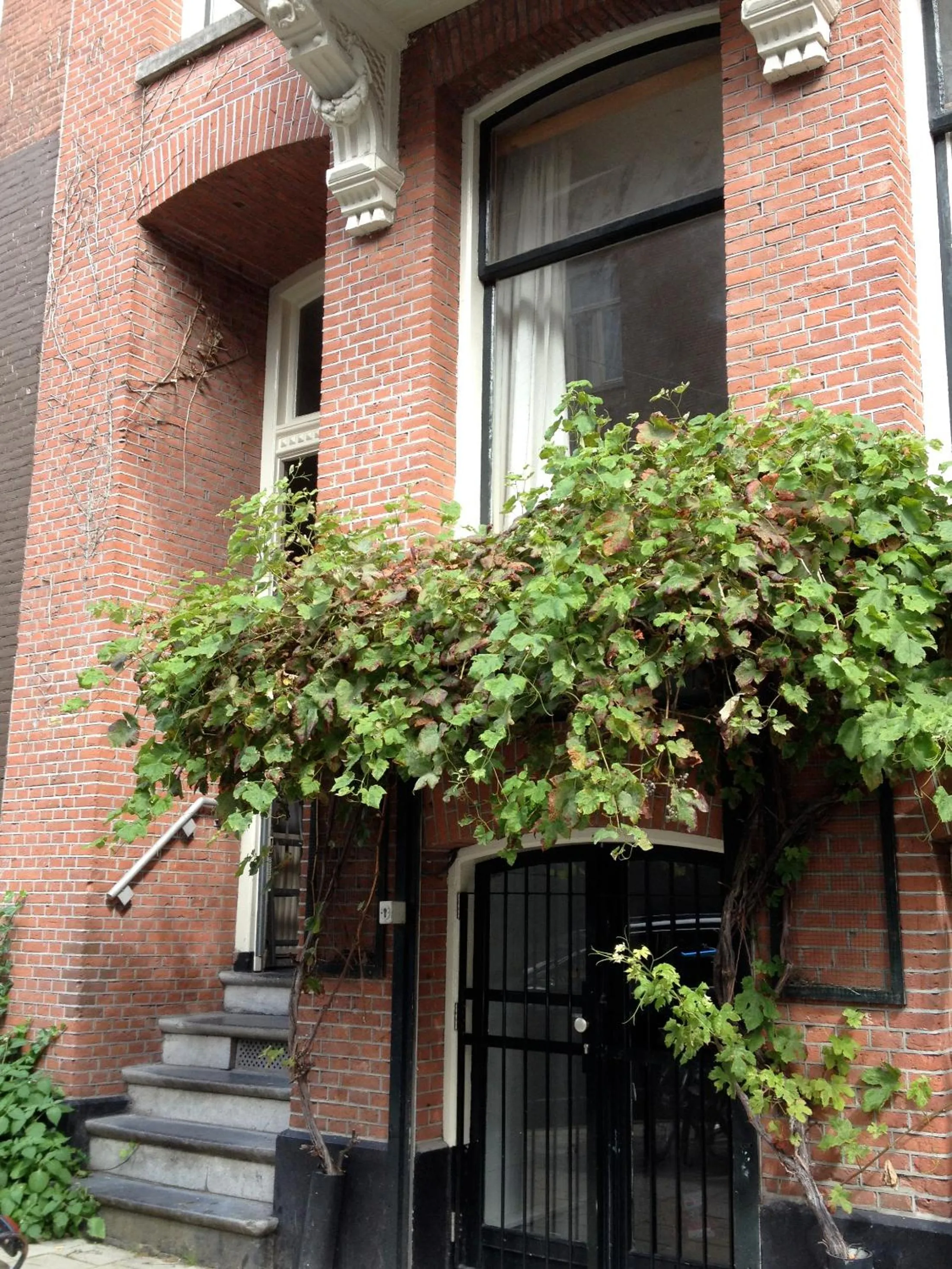 Facade/entrance in Nine-T-Teen Bed and Boutique