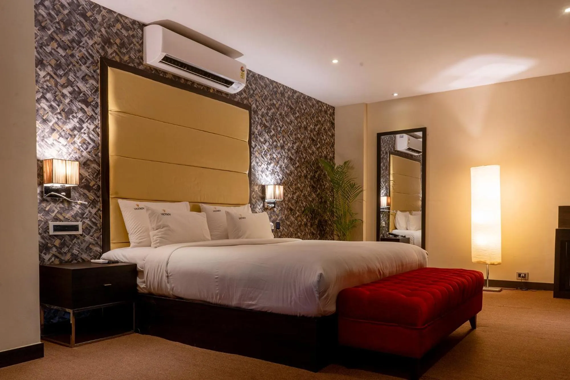 Bed in Viceroy Luxury Mountain Resort and Spa