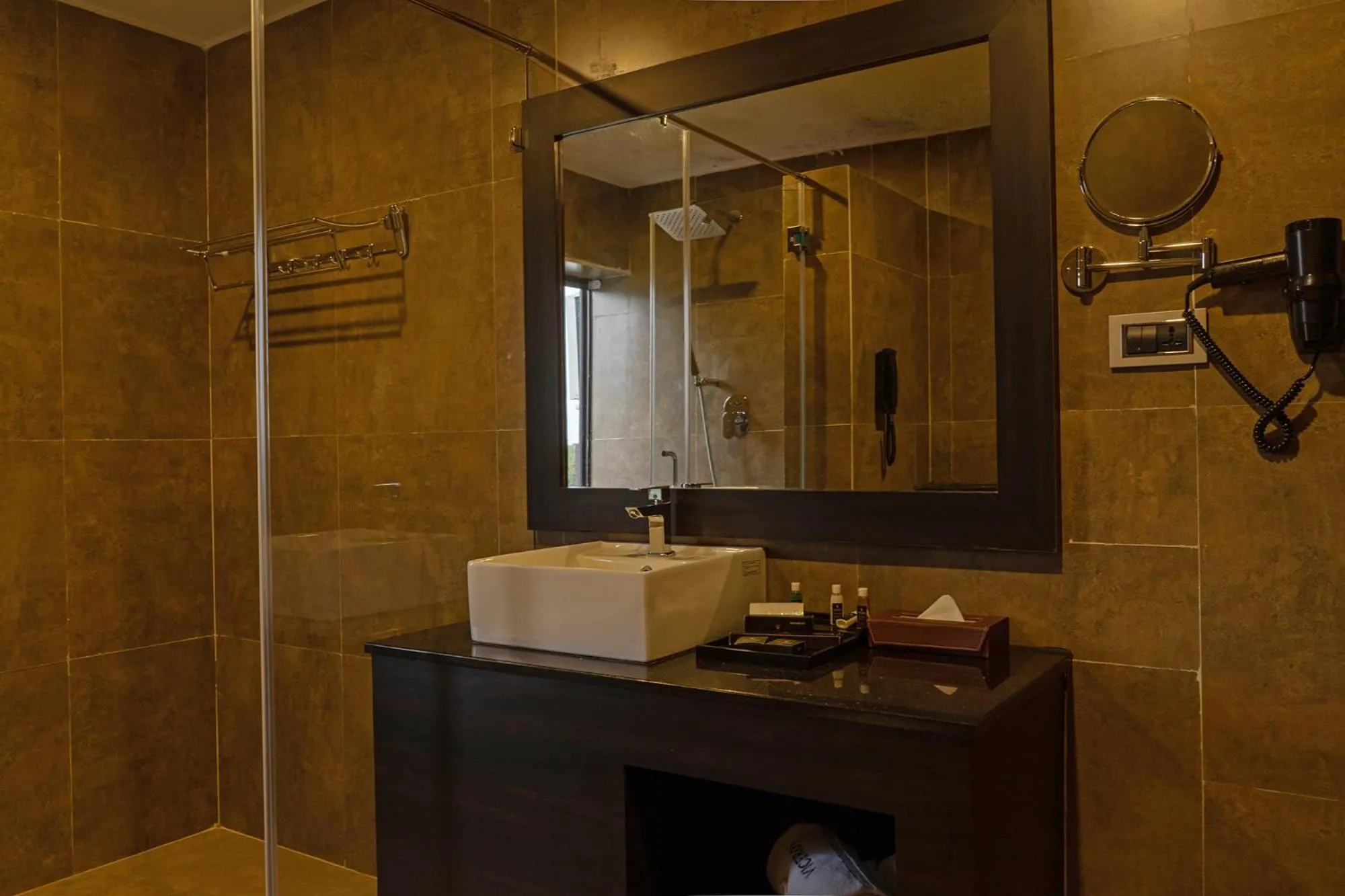 Shower in Viceroy Luxury Mountain Resort and Spa