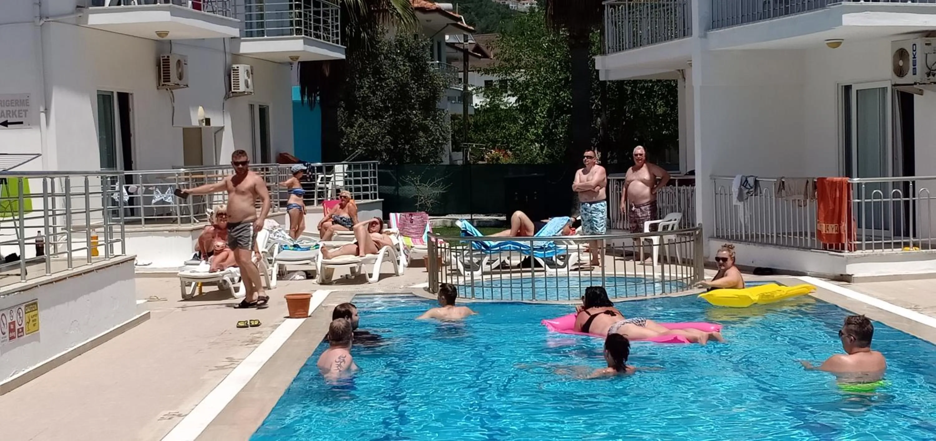 Pool view in Sarıgerme Apart