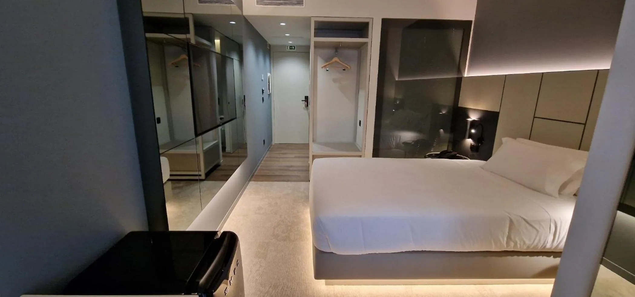 Photo of the whole room, Bed in Bom Sucesso Hotel by gaiarooms