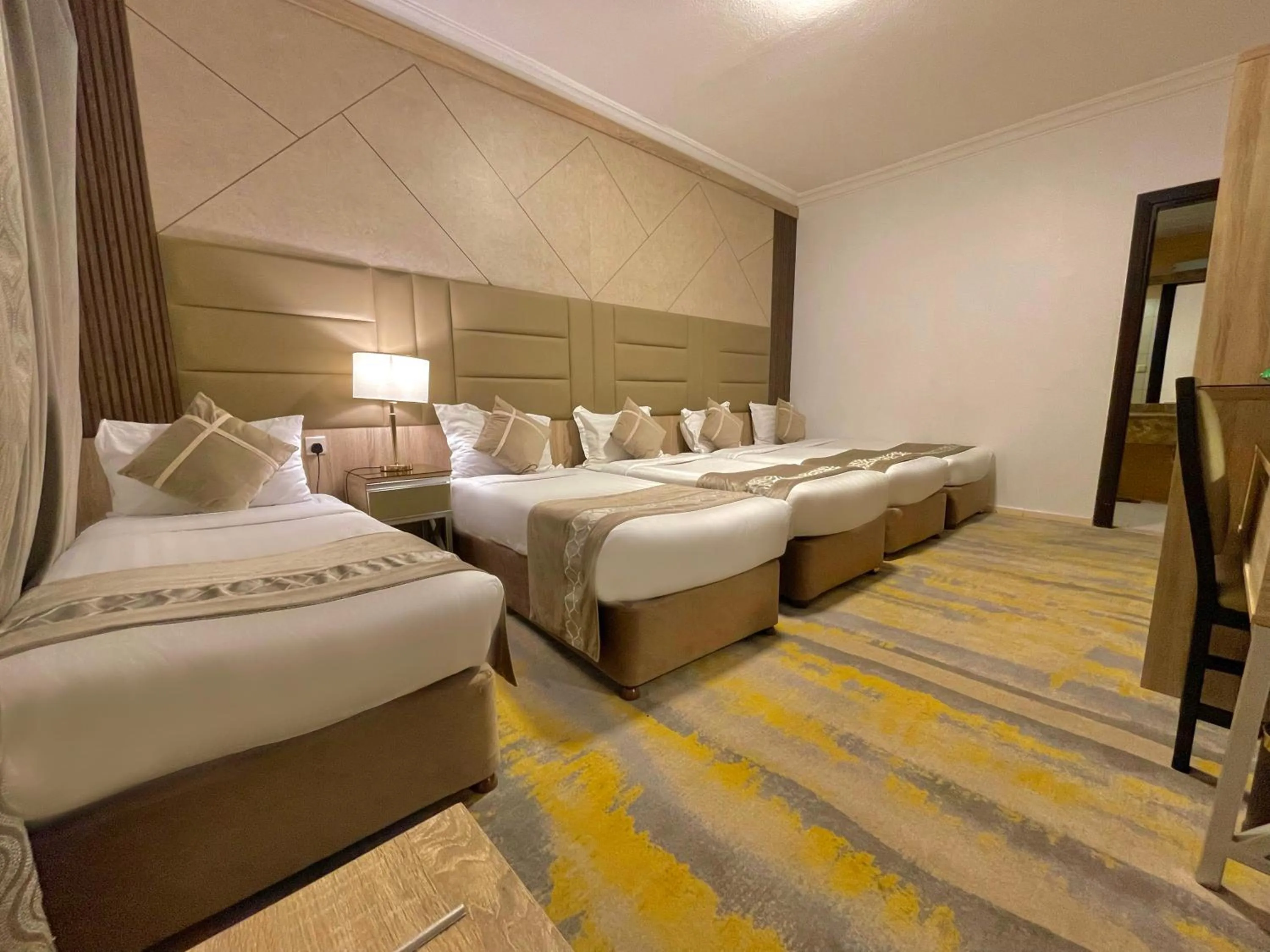 View (from property/room), Bed in شركة المختارة العالمي للخدمات الفندقيه - Al Mukhtara International Hotel