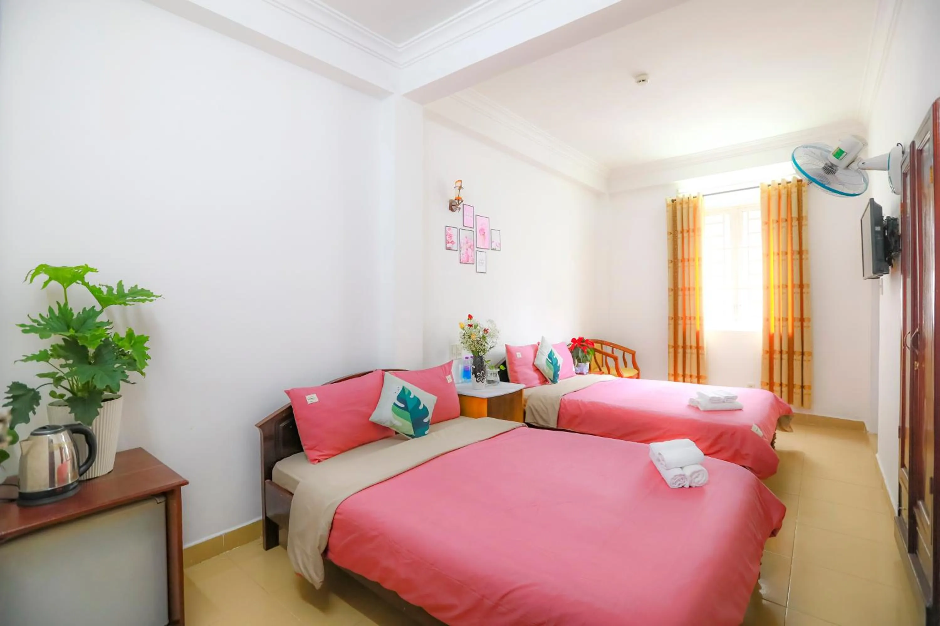 Bedroom, Bed in Pearl Wealth Dalat Hotel