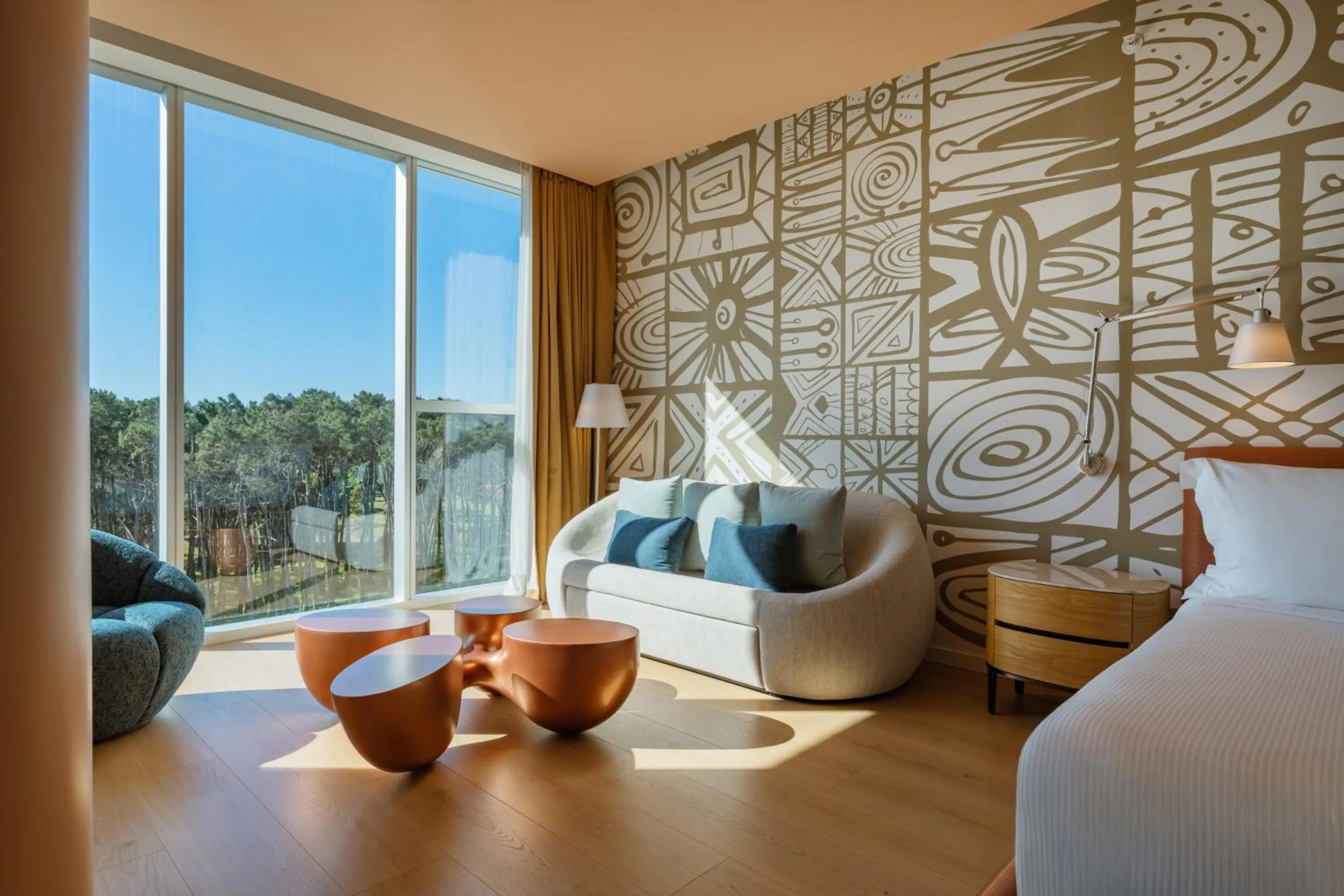 Living room, Bed in The Grand Hotel