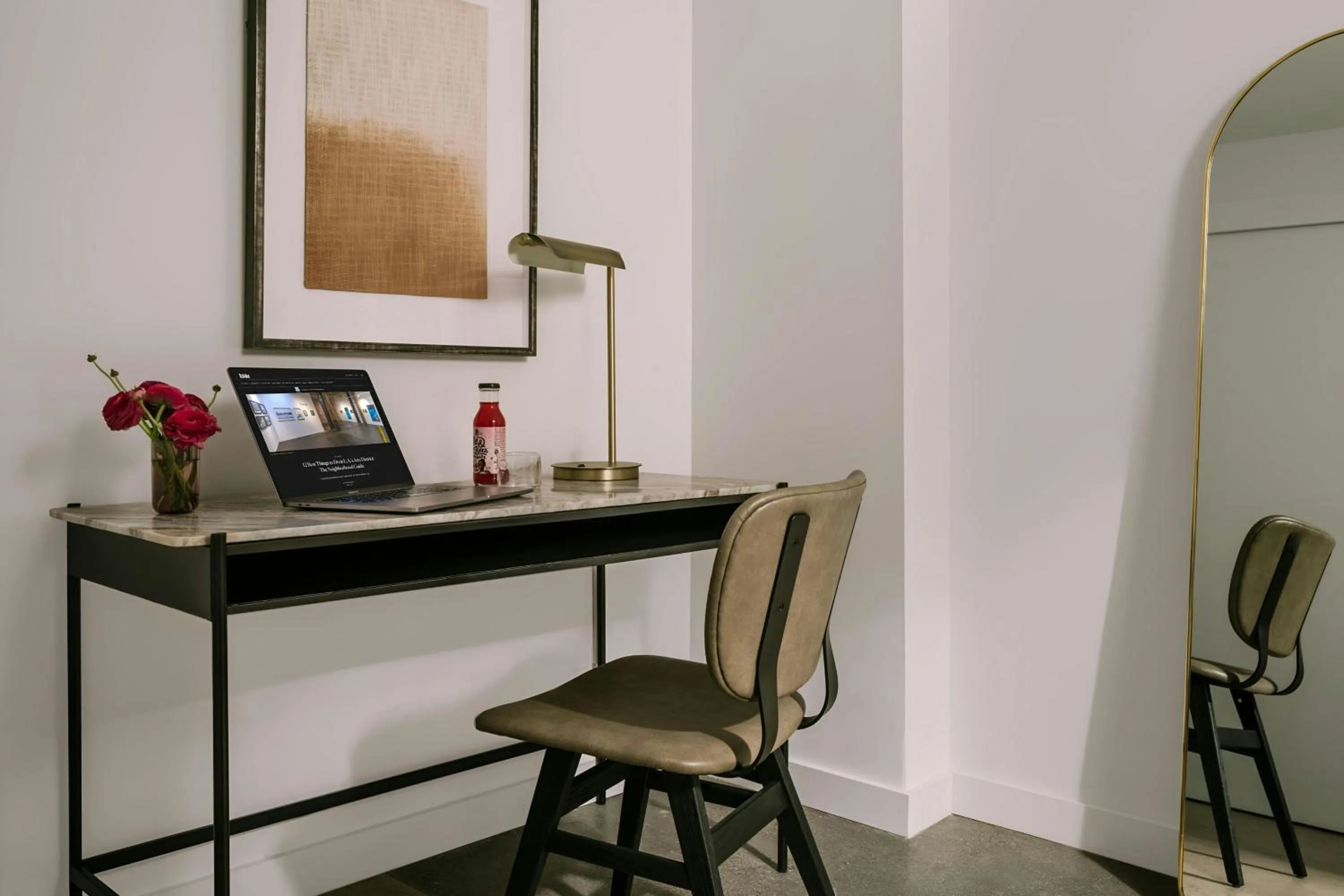 Photo of the whole room in Sonder by Marriott Bonvoy The Winfield Apartments Downtown LA