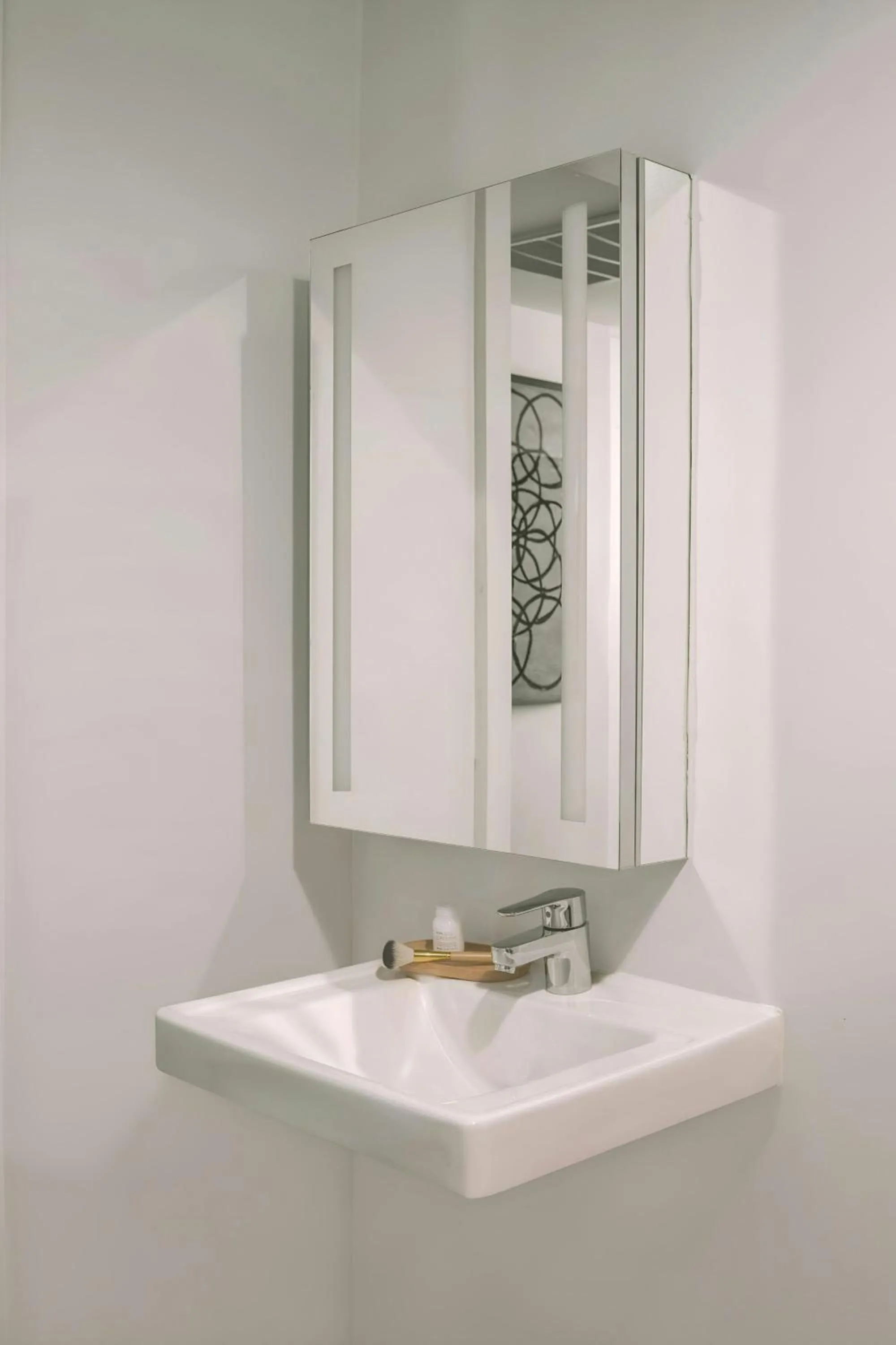 Bathroom in Sonder by Marriott Bonvoy The Winfield Apartments Downtown LA