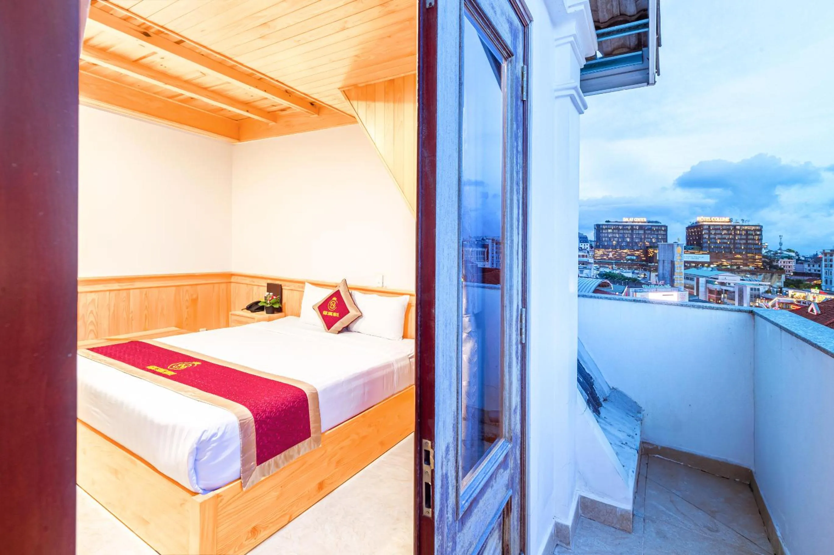 Balcony/Terrace, Bed in Ngọc Sang 1 Hotel