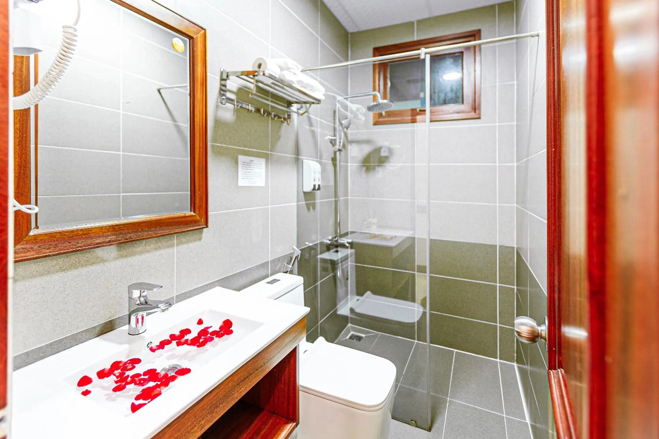 Bathroom in Ngọc Sang 1 Hotel