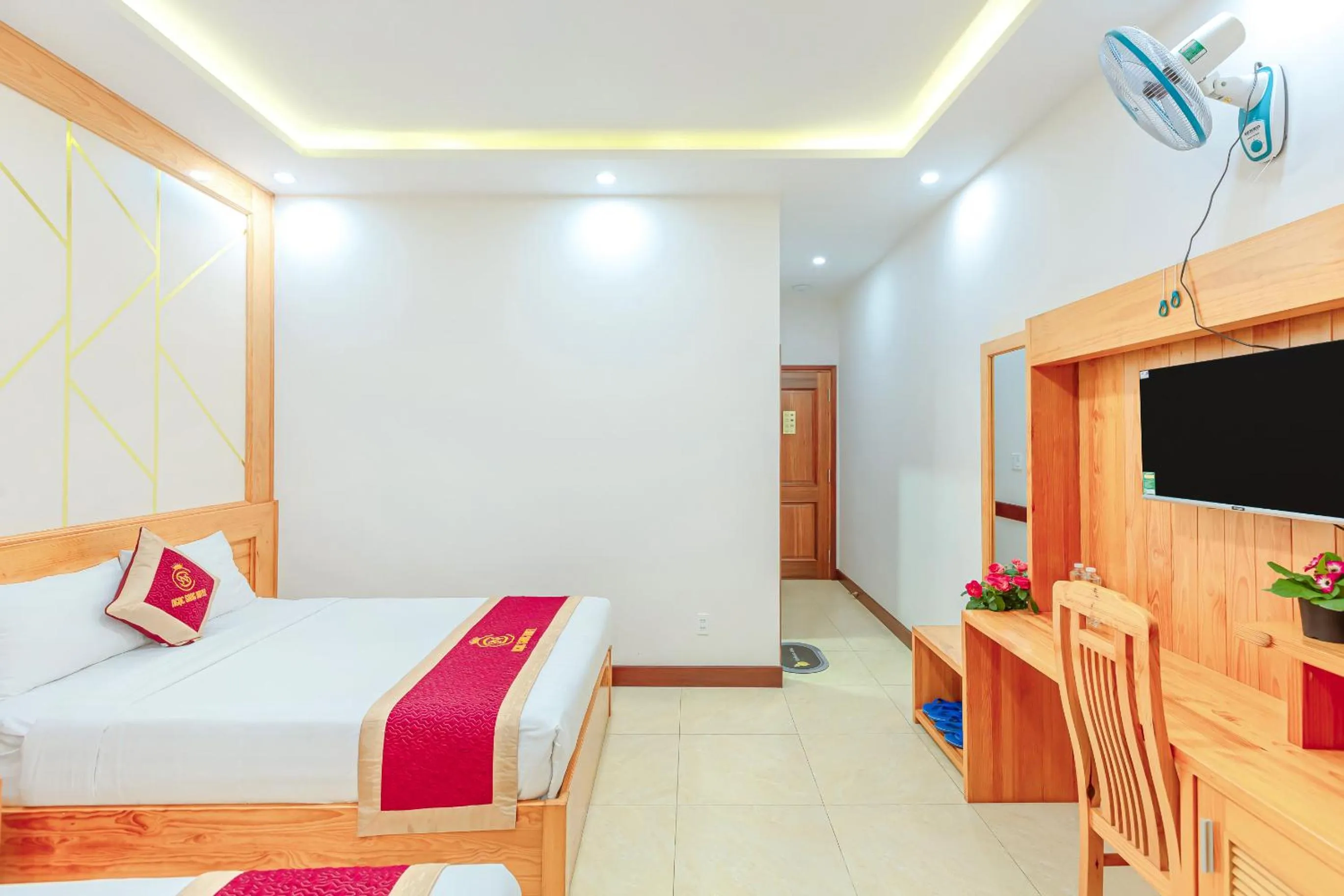 TV and multimedia, Bed in Ngọc Sang 1 Hotel