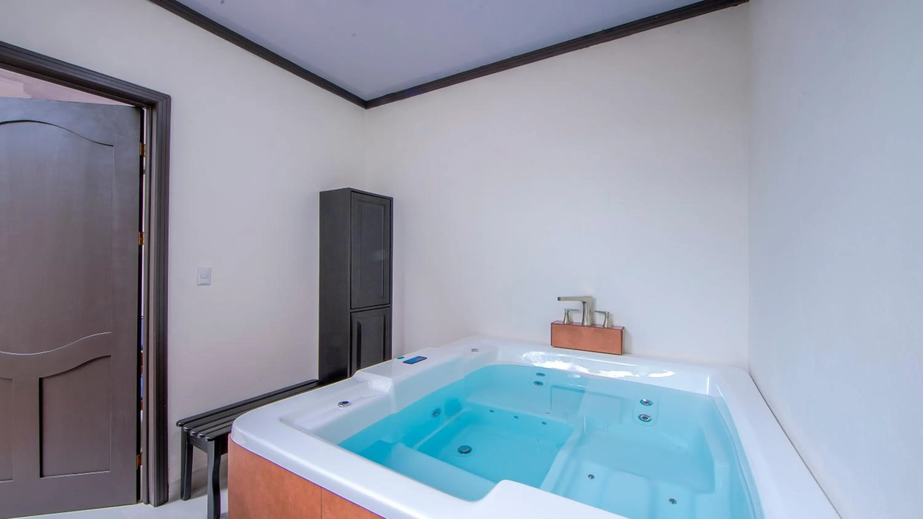 Hot Tub in Serenity Hotel & Villas