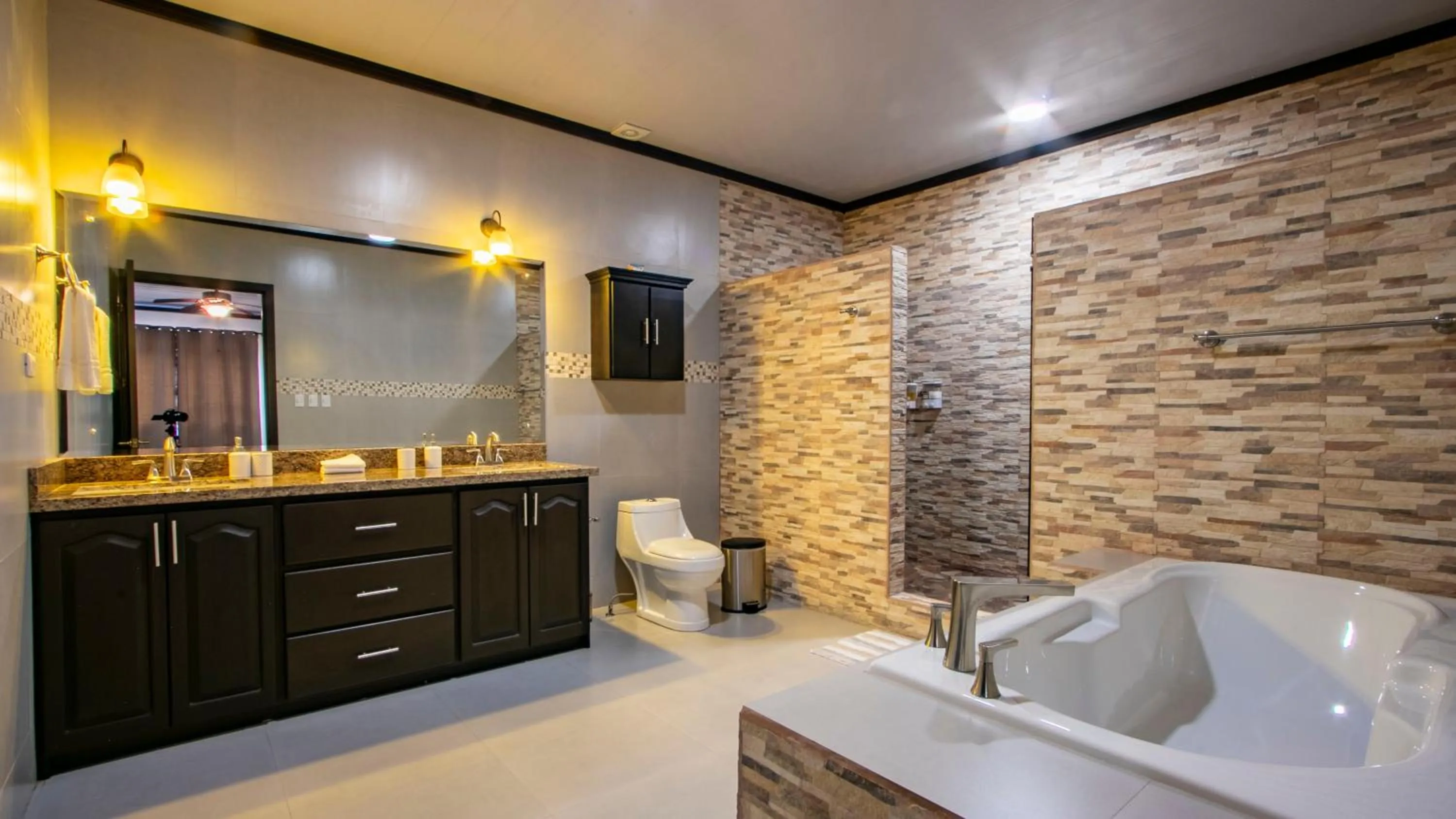 Bathroom in Serenity Hotel & Villas