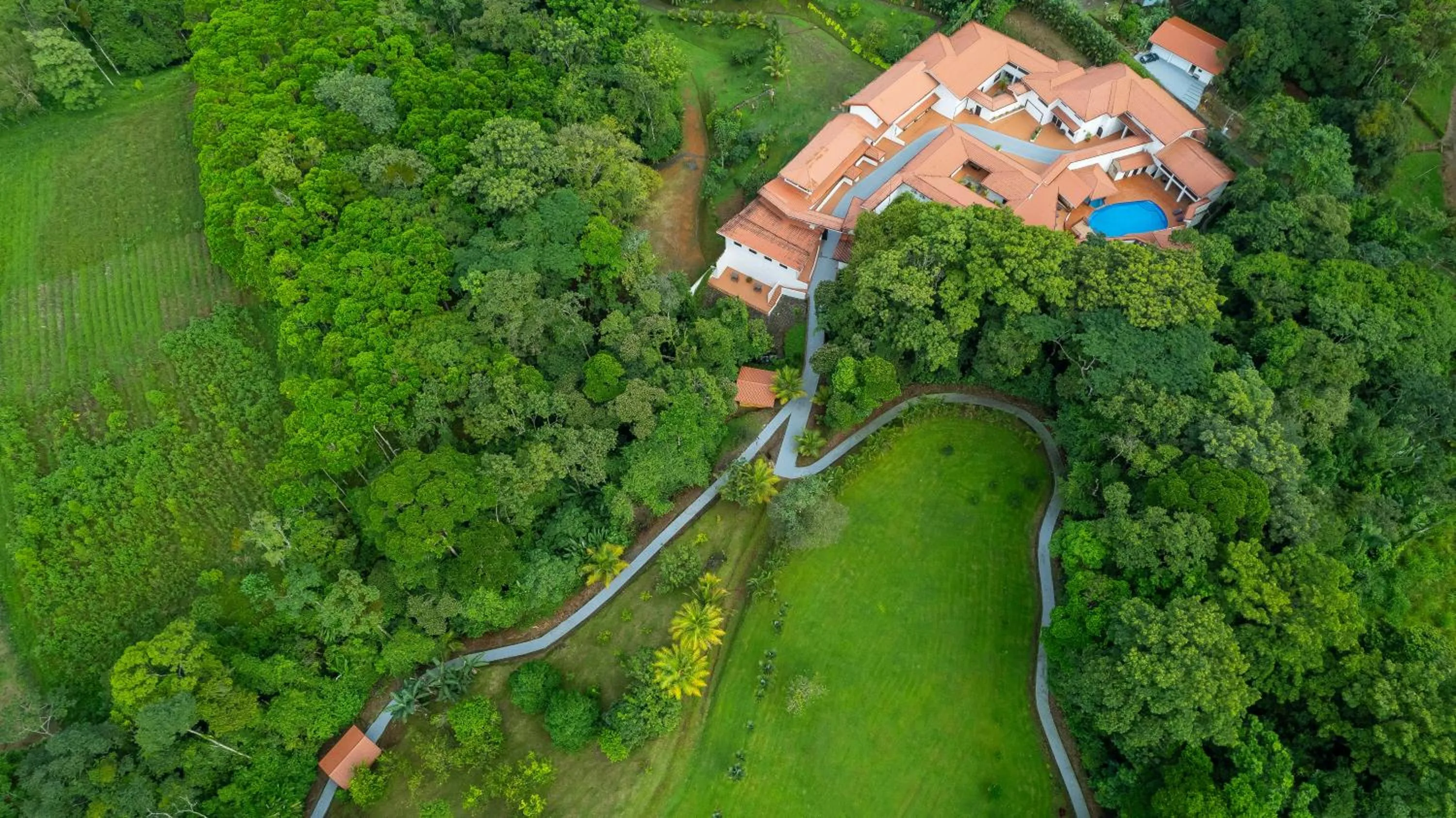 Serenity Hotel & Villas