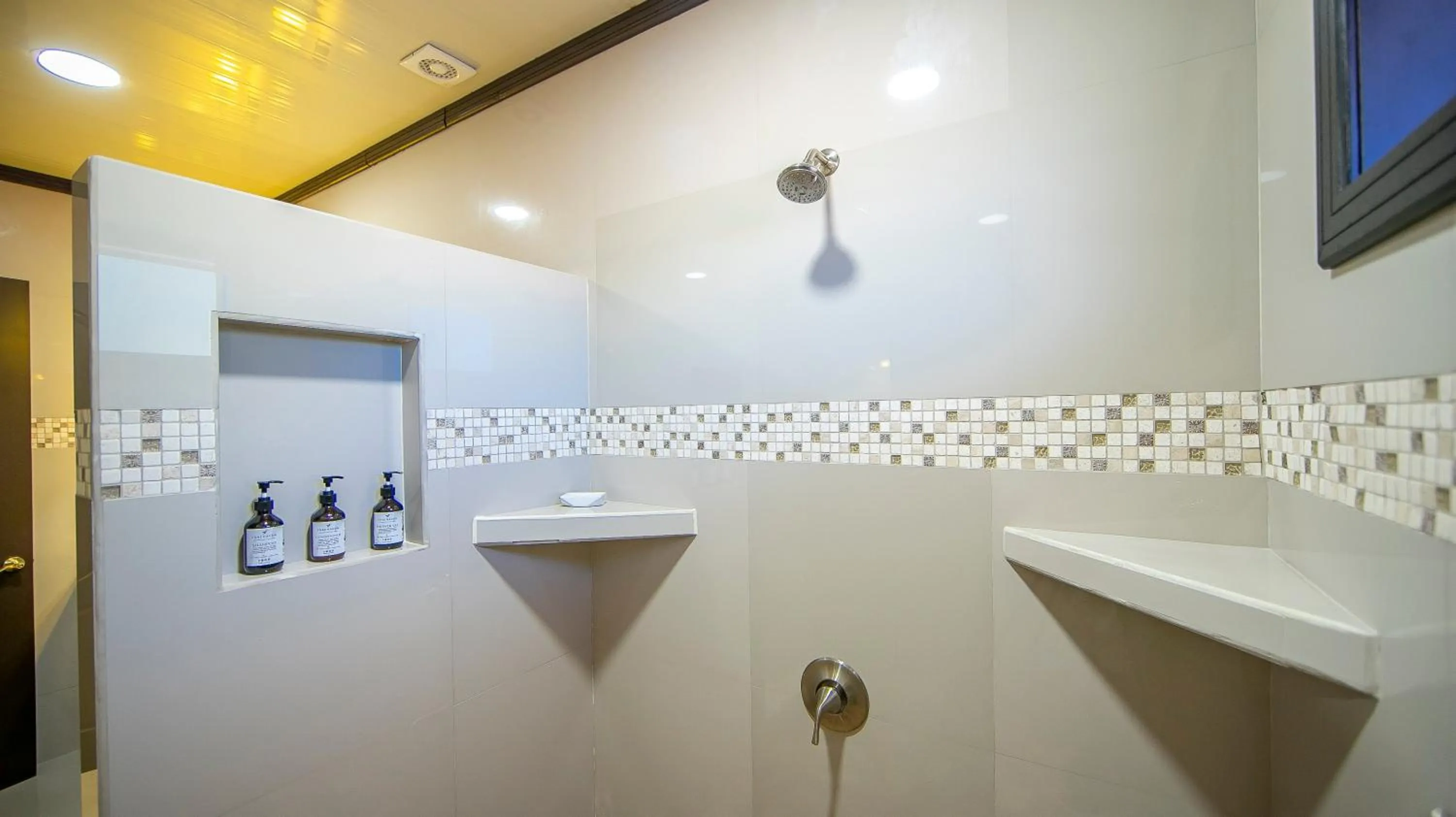 Shower in Serenity Hotel & Villas