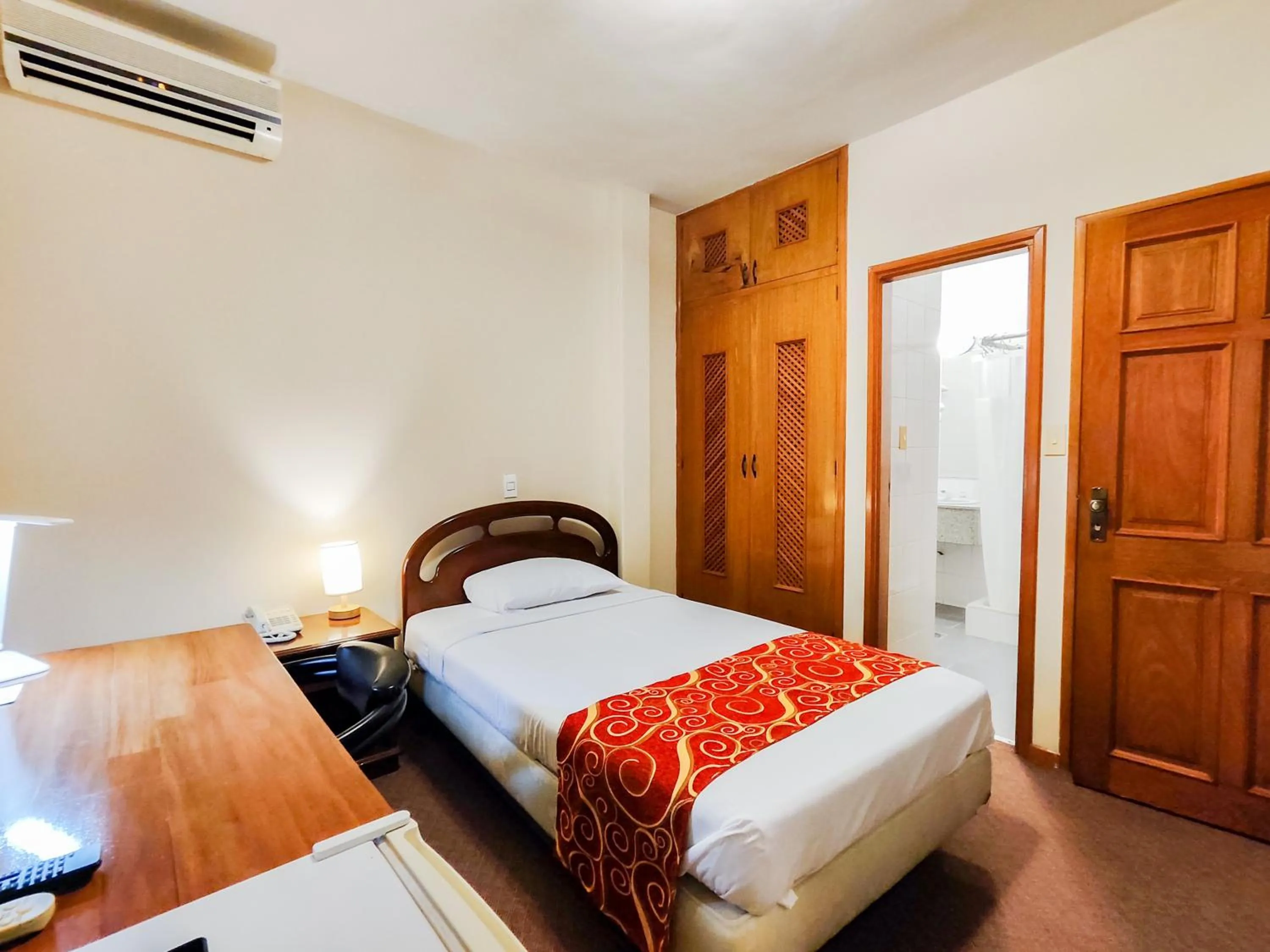 Photo of the whole room, Bed in Lido Hotel