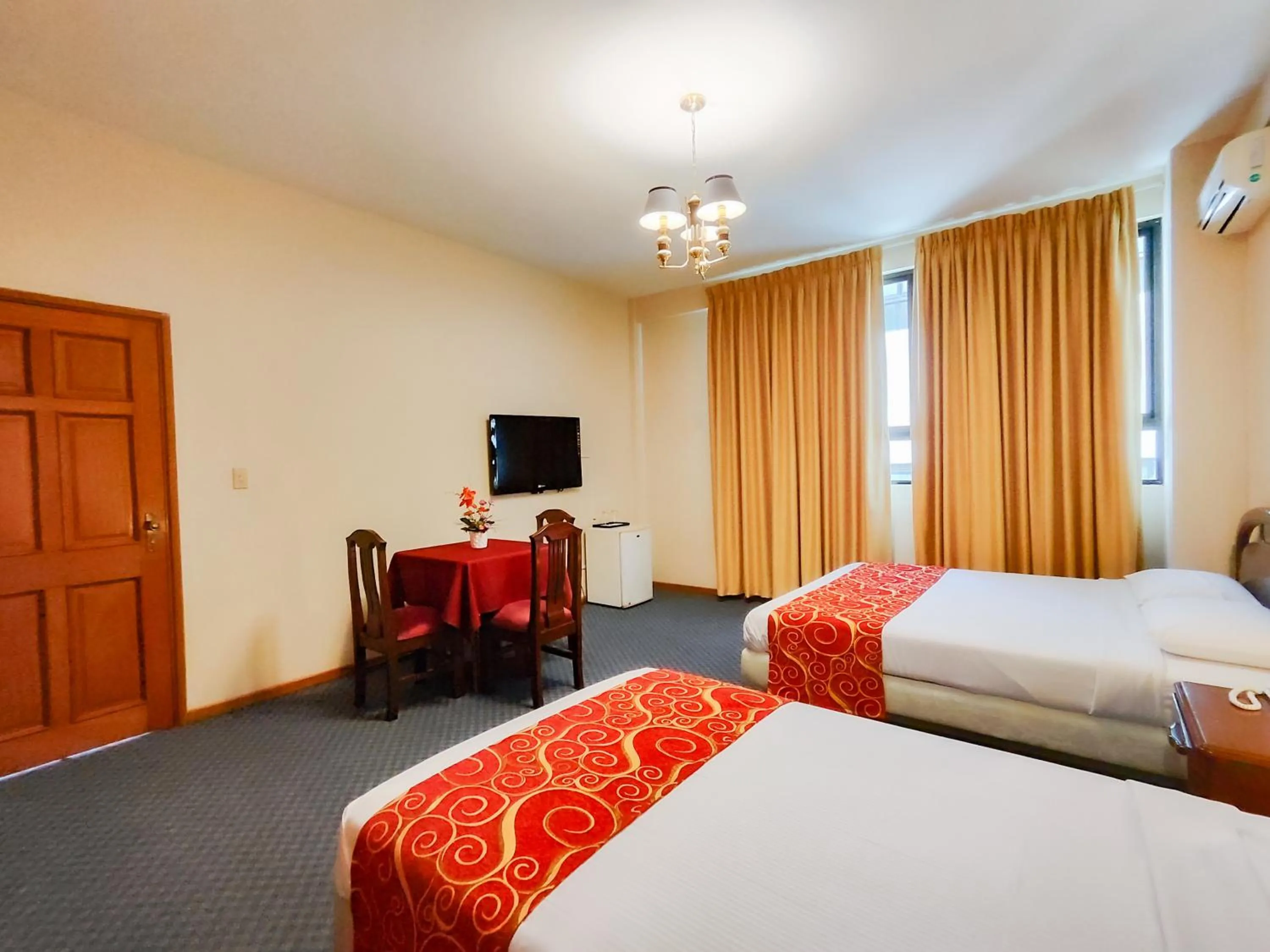 TV and multimedia, Bed in Lido Hotel