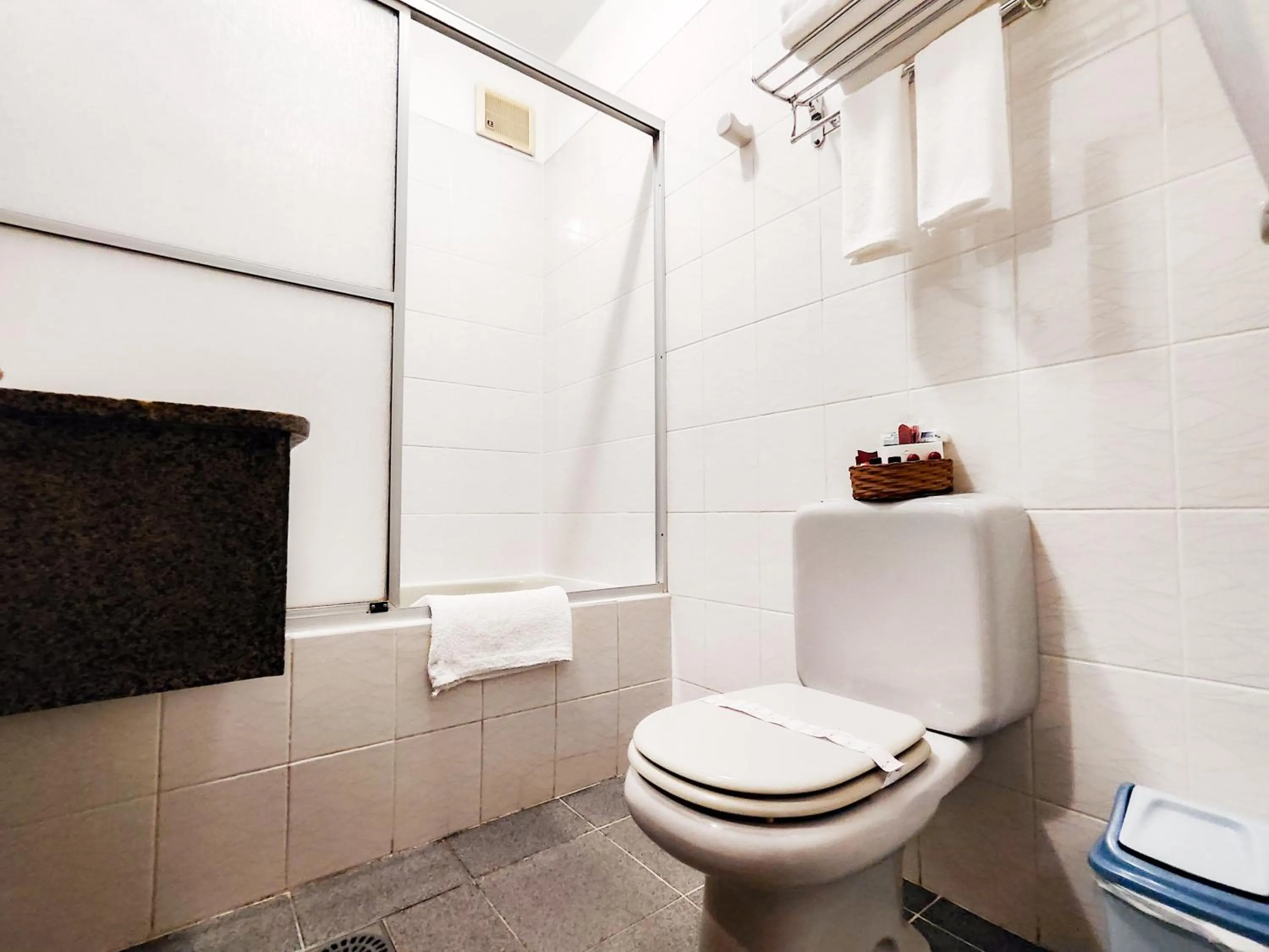 Bathroom in Lido Hotel