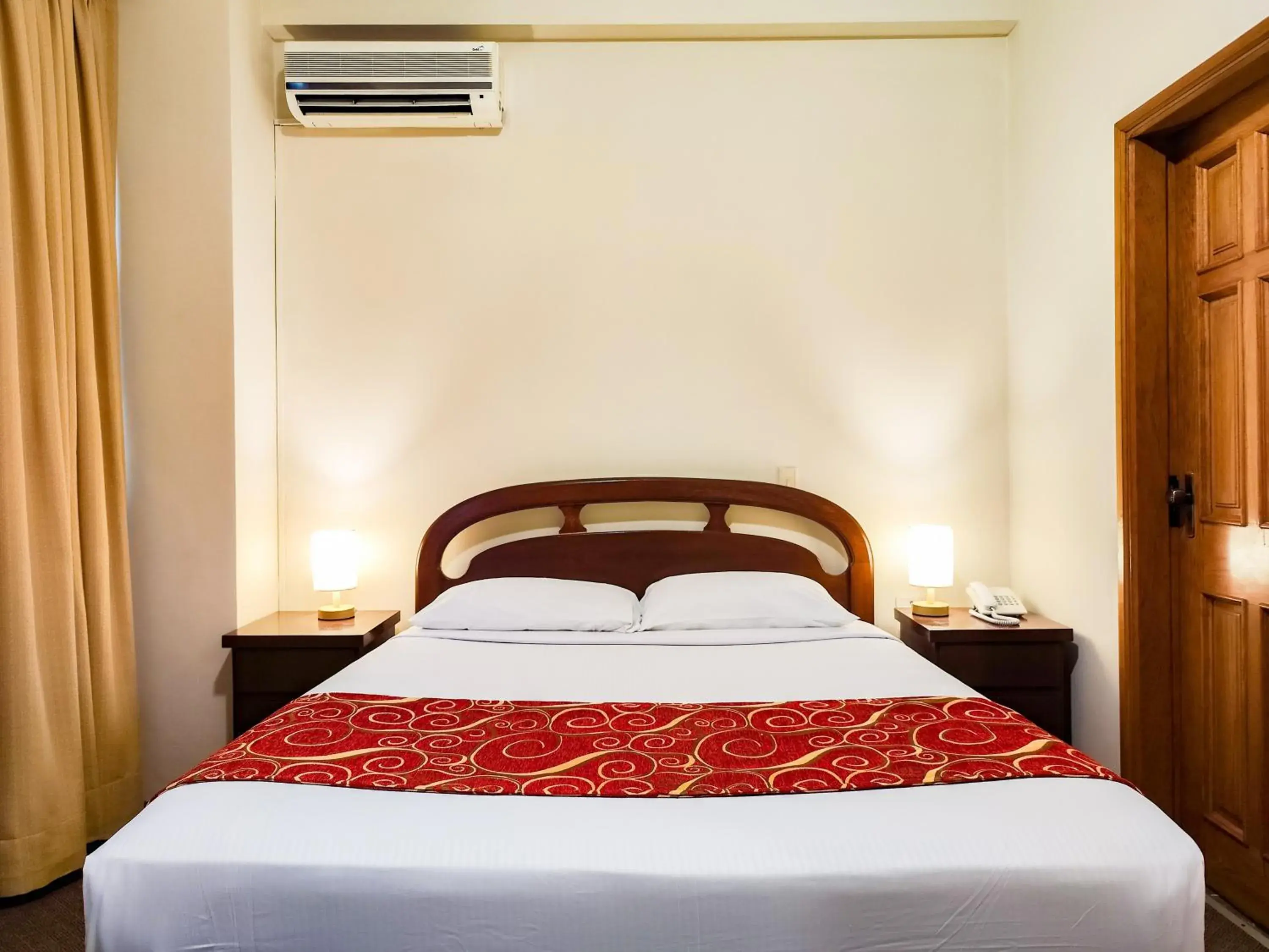 Superior Double Room in Lido Hotel Superior Double Room in Lido Hotel