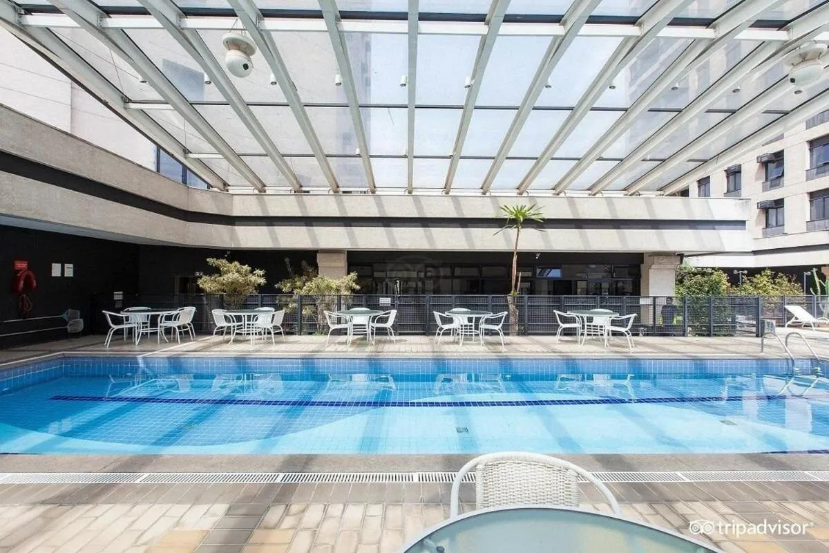 Swimming pool in LFlats no Hotel Aeroporto Congonhas