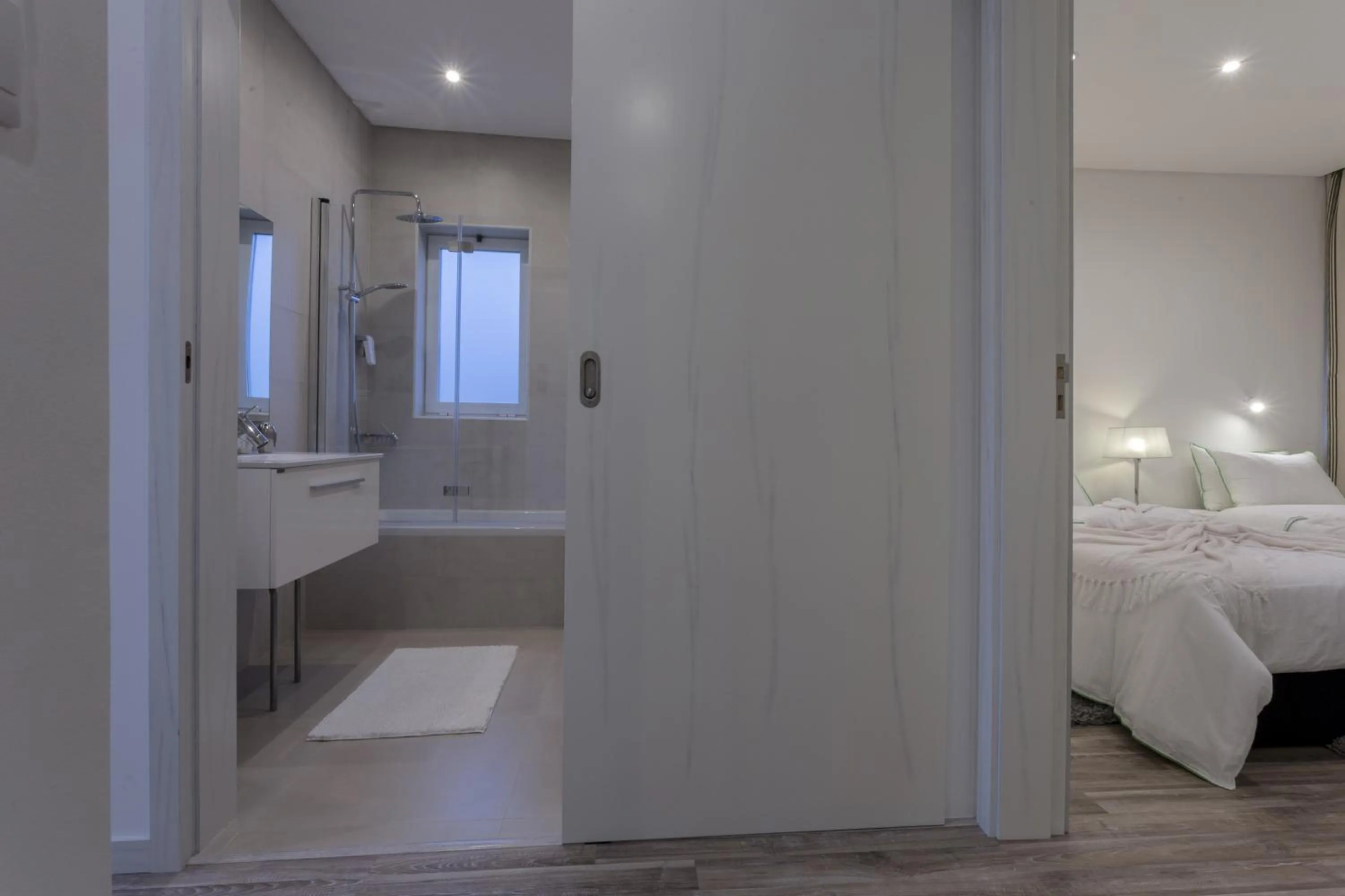 Bathroom, Bed in Quinta de Santa Bárbara Casas Turisticas