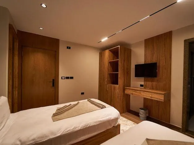 TV and multimedia, Bed in Gold's Pyramids Hotel