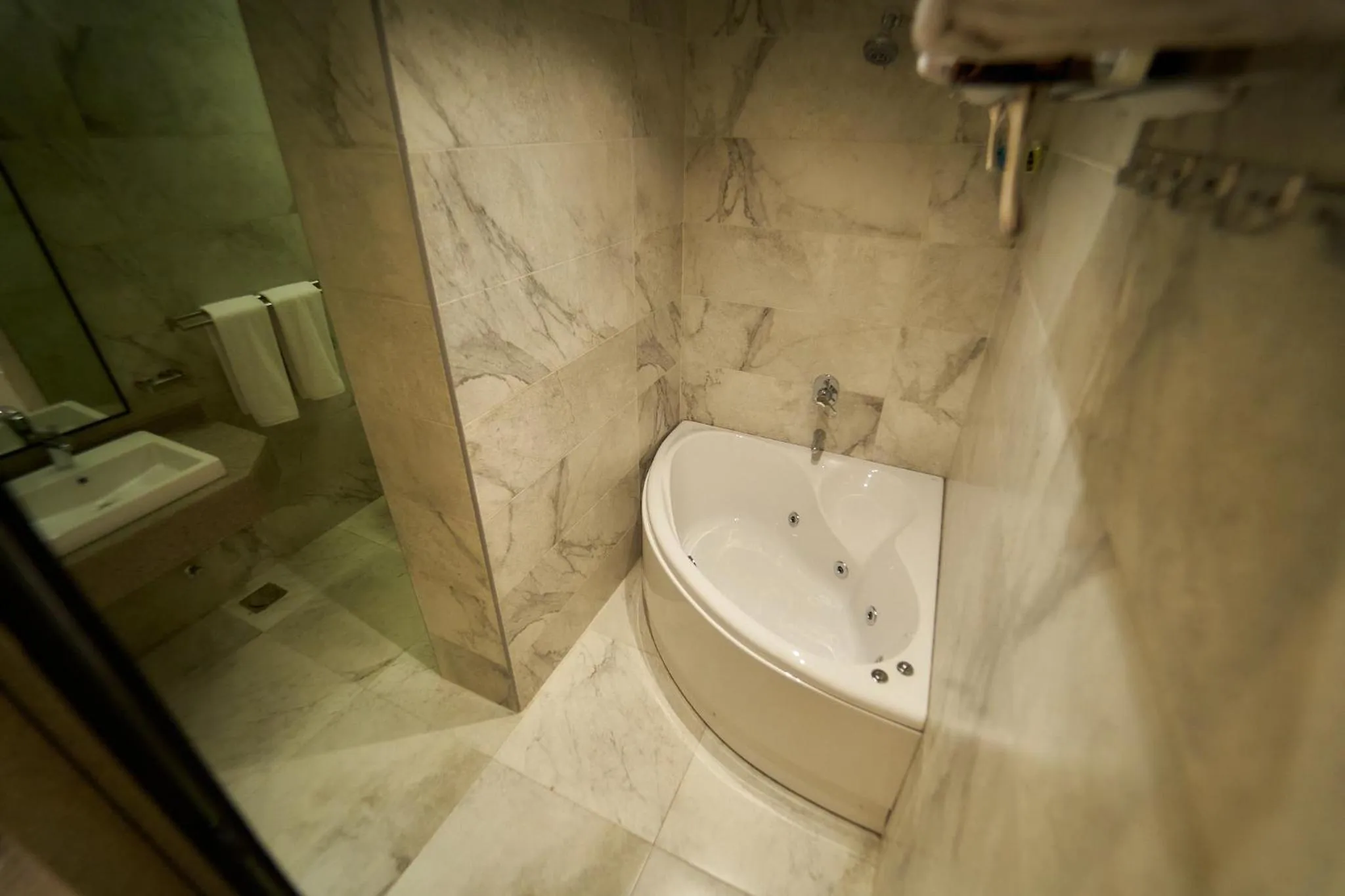 Shower in Gold's Pyramids Hotel