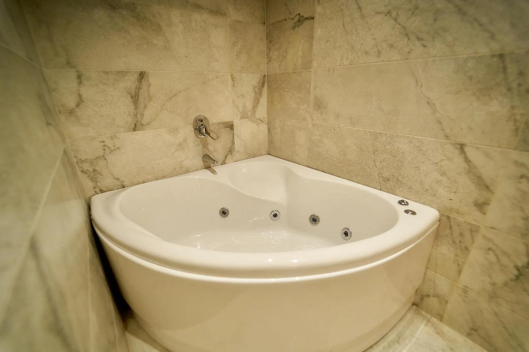 Bathroom in Gold's Pyramids Hotel