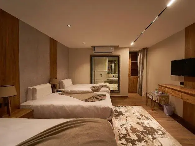 Standard Triple Room in Gold's Pyramids Hotel Standard Triple Room in Gold's Pyramids Hotel