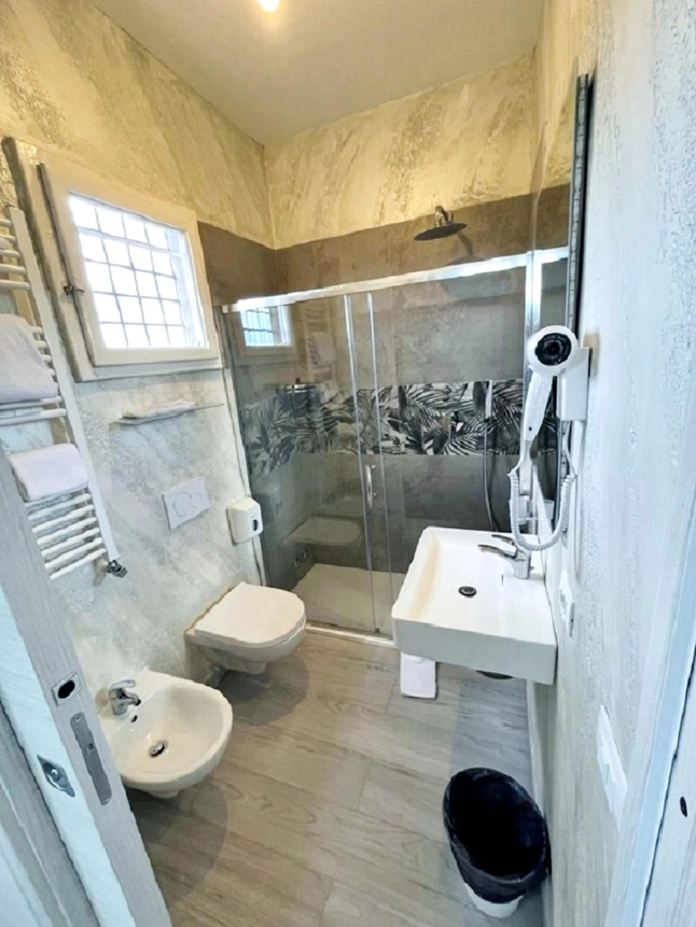 Shower in Affittacamere Sunset House