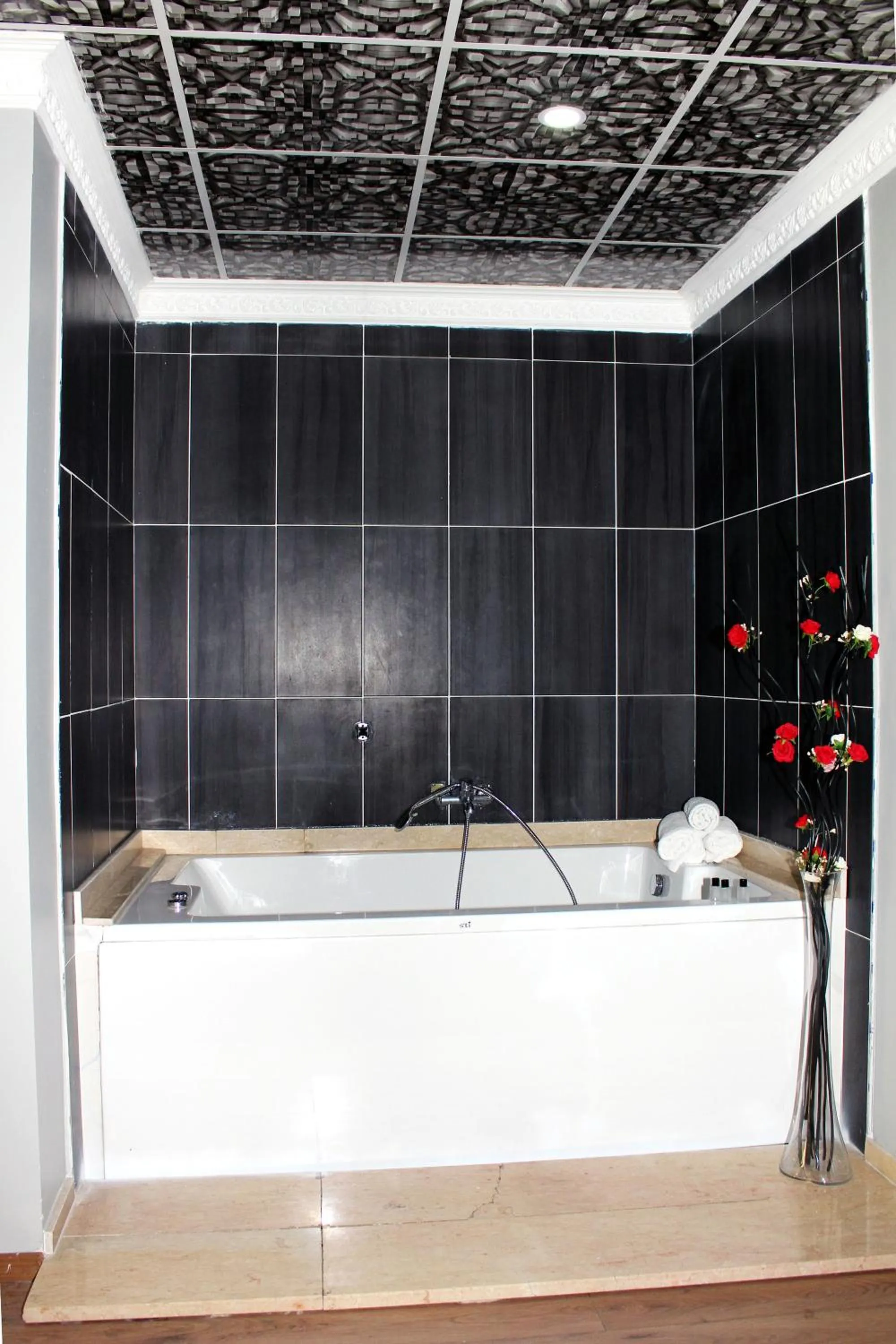 Hot Tub in Avist Hotel Avcılar