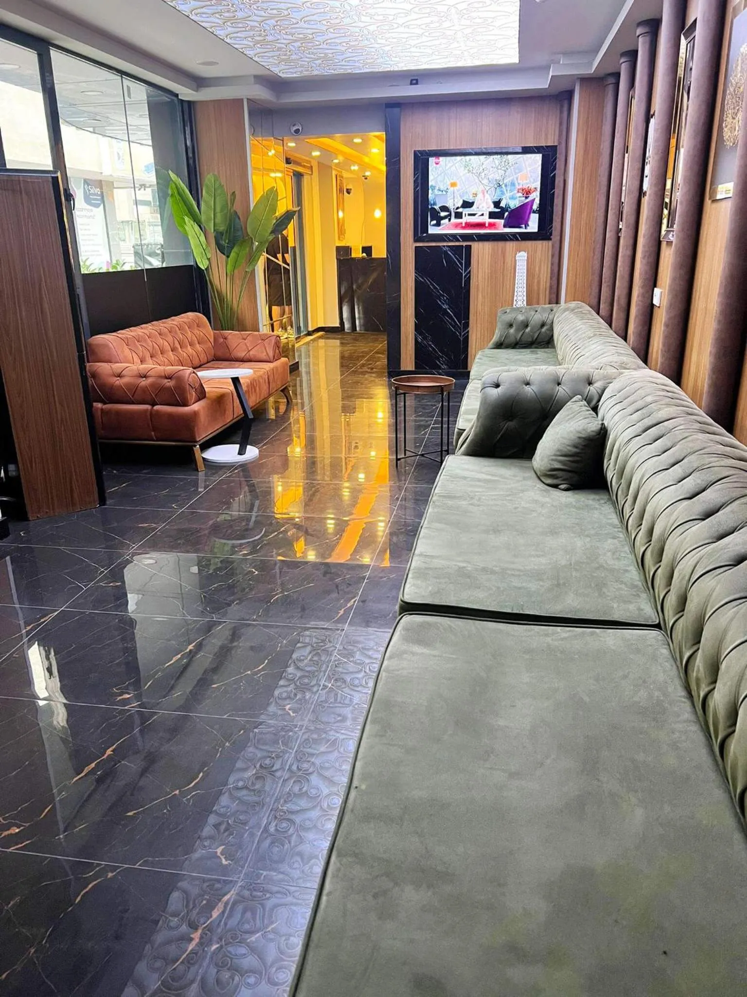 Communal lounge/ TV room in Avist Hotel Avcılar