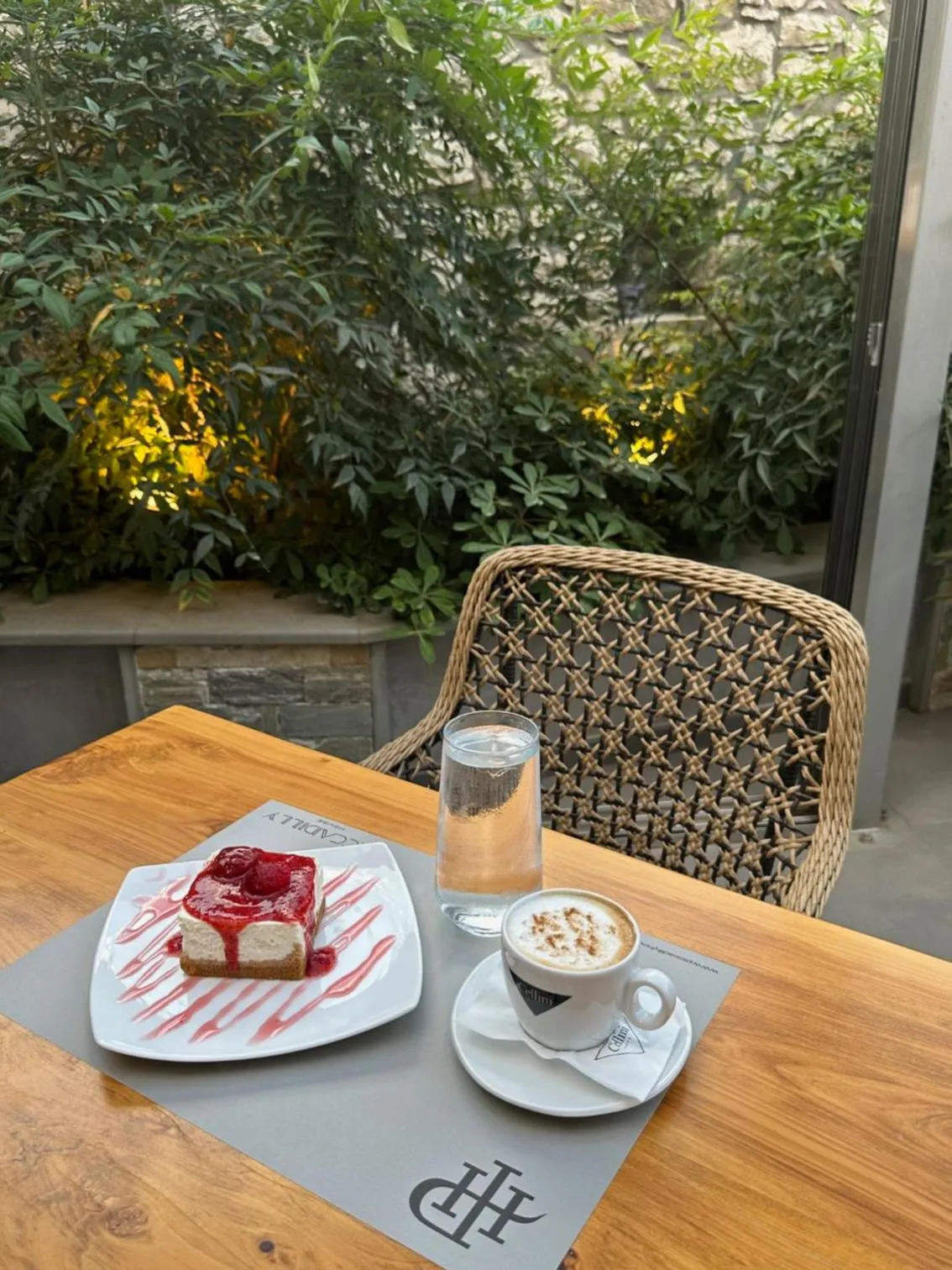 Restaurant/places to eat in Piccadilly House