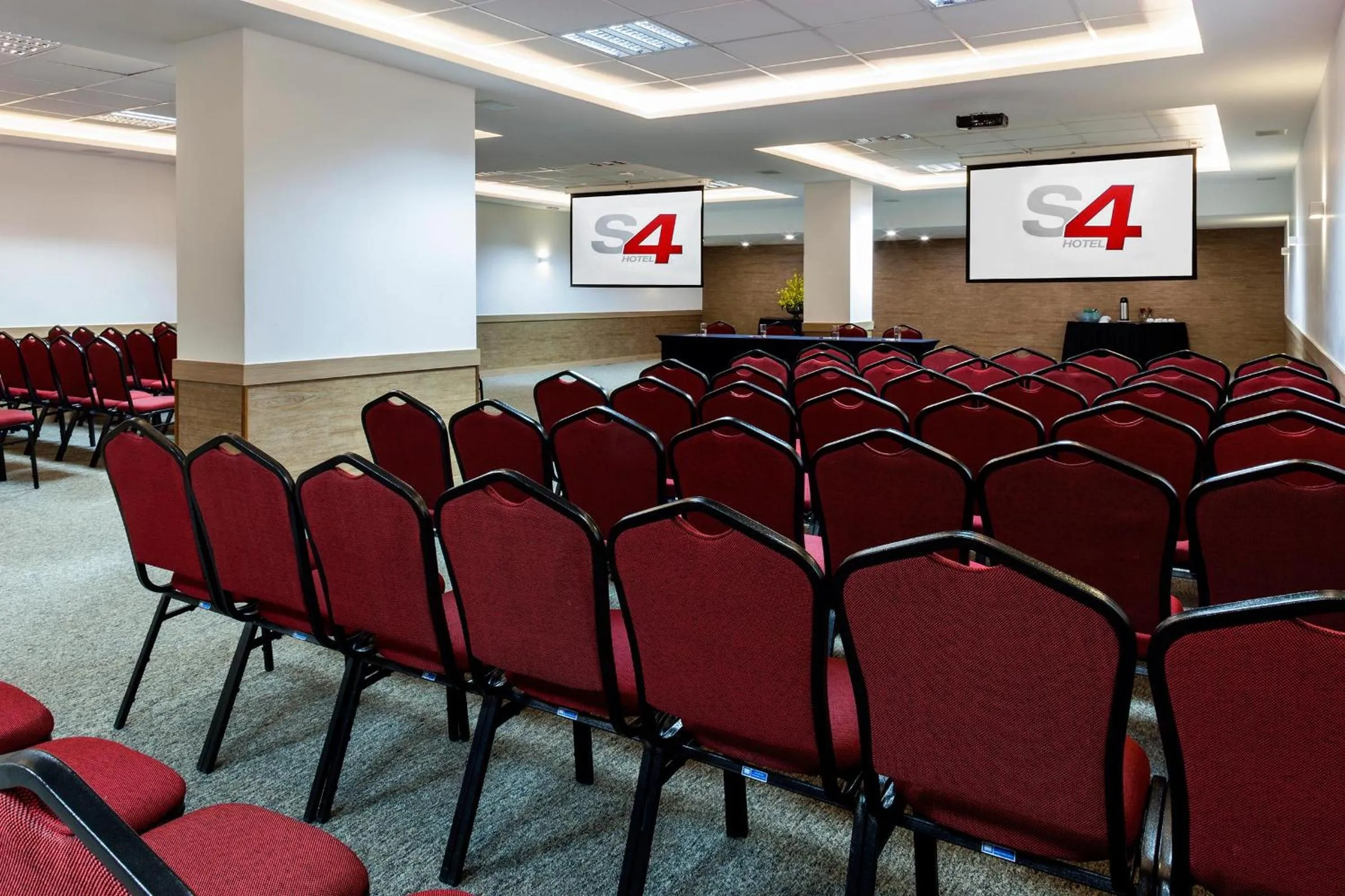 Meeting/conference room in S4 Hotel Águas Claras