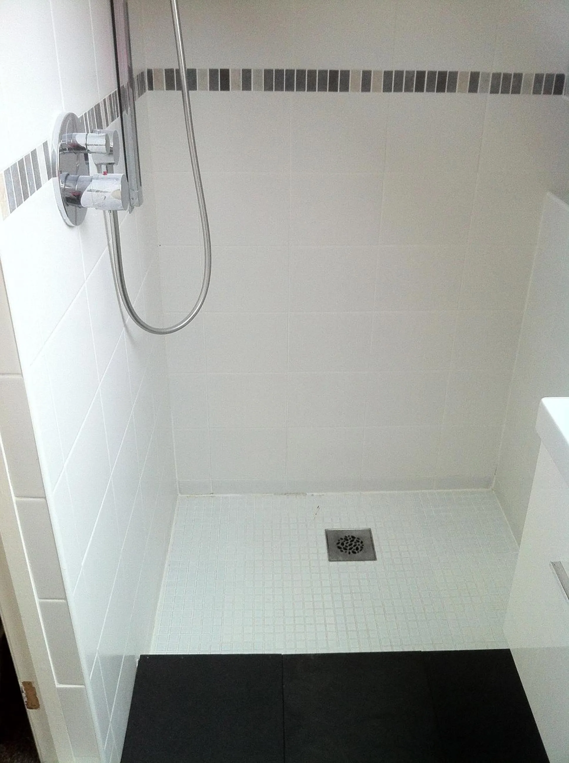 Shower in Pound Corner