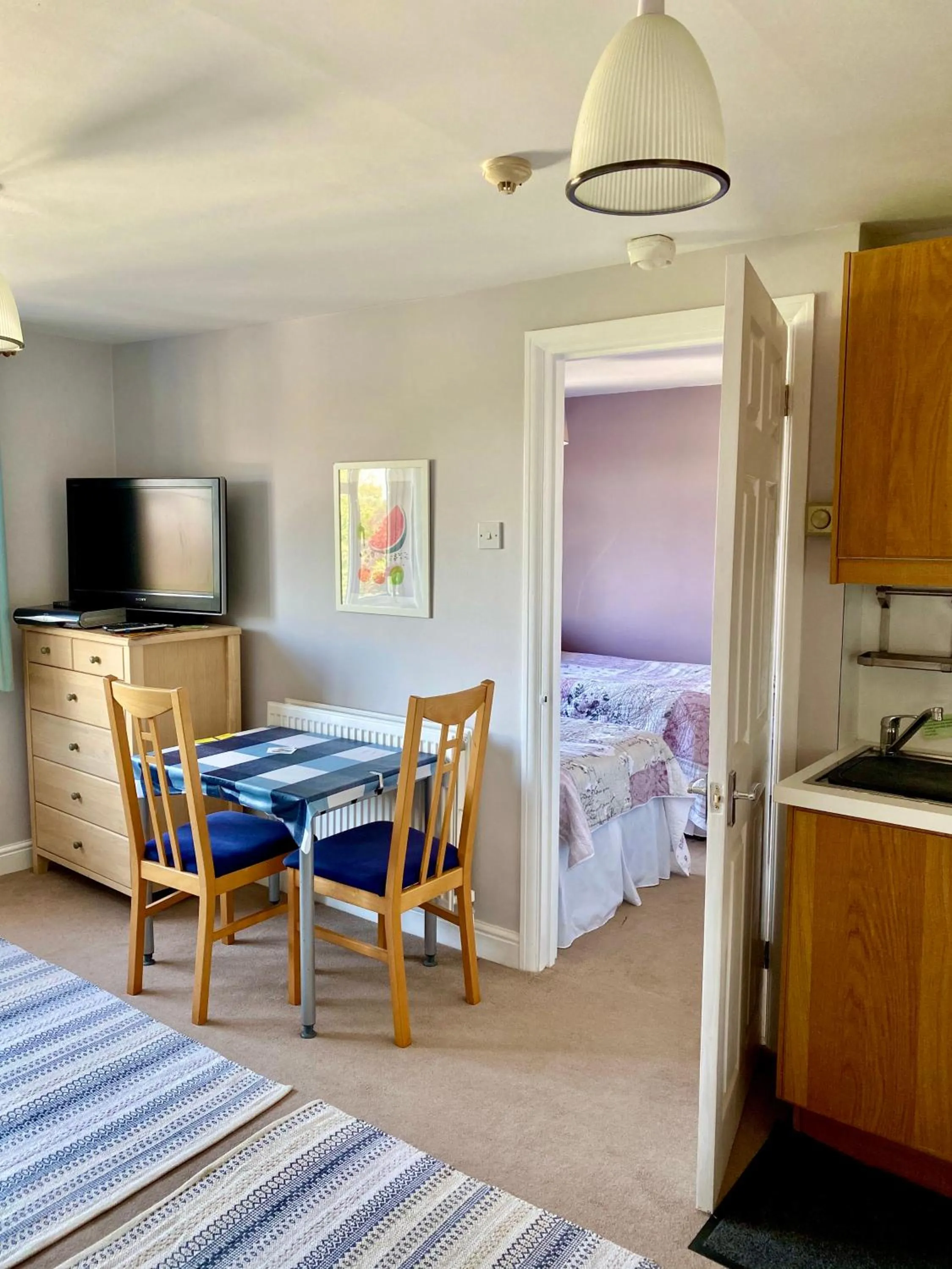 Dining area, Bed in Pound Corner