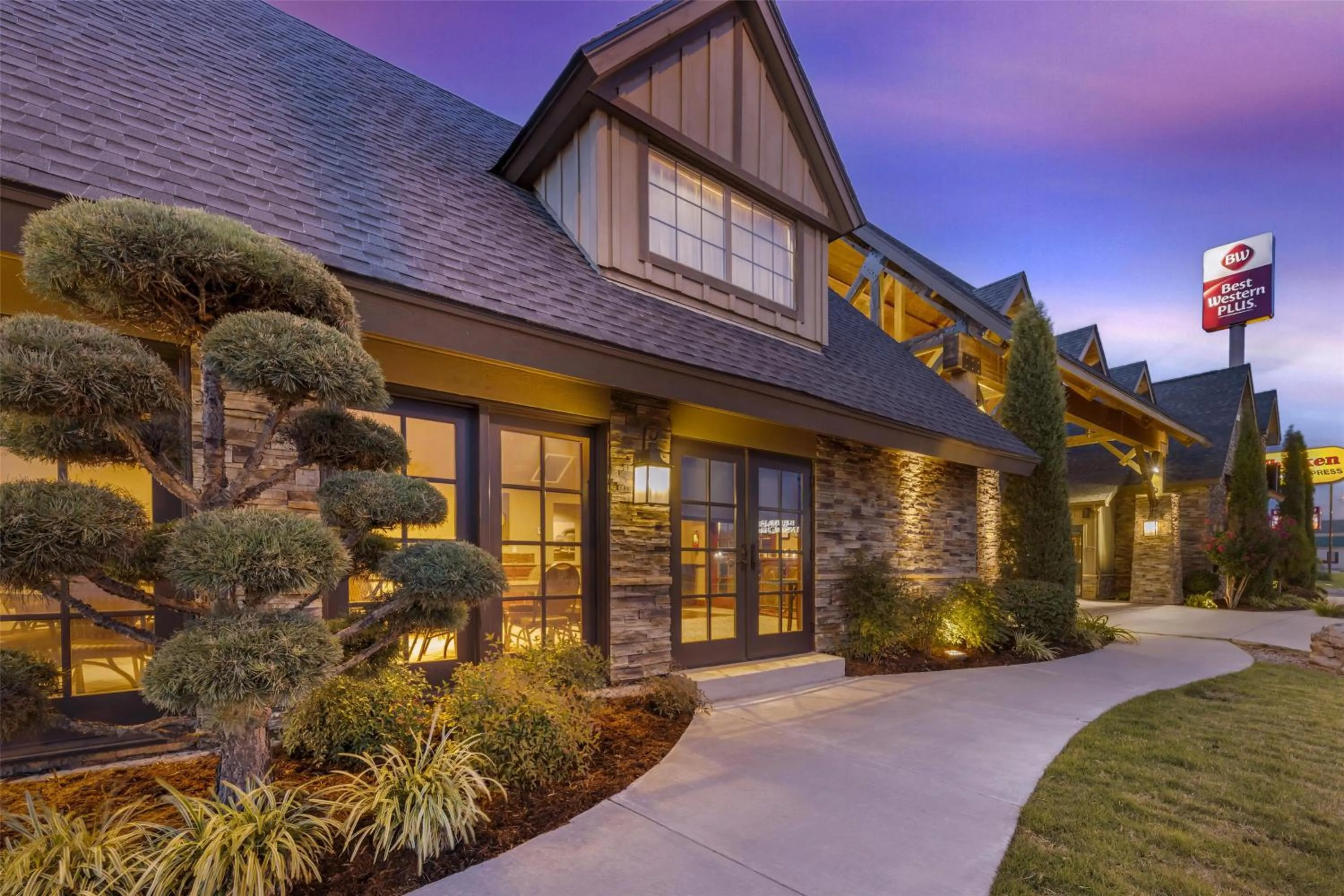 Property building in Best Western Plus Weatherford