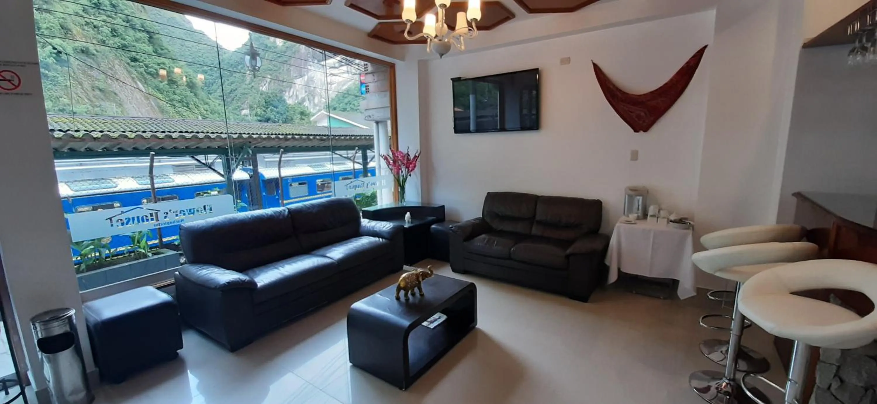 Living room in Flower's House MachuPicchu