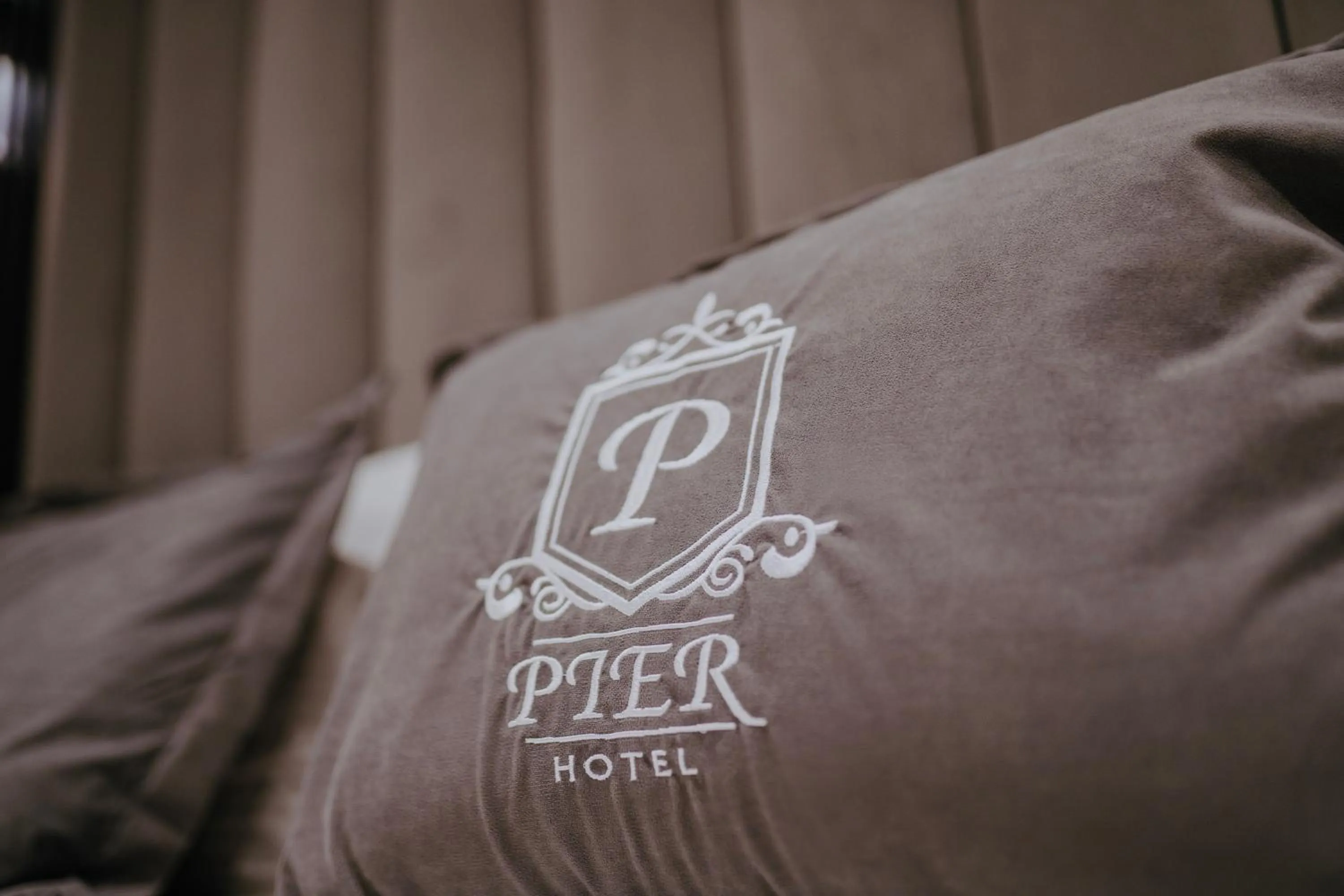 Logo/Certificate/Sign in Pier Hotel