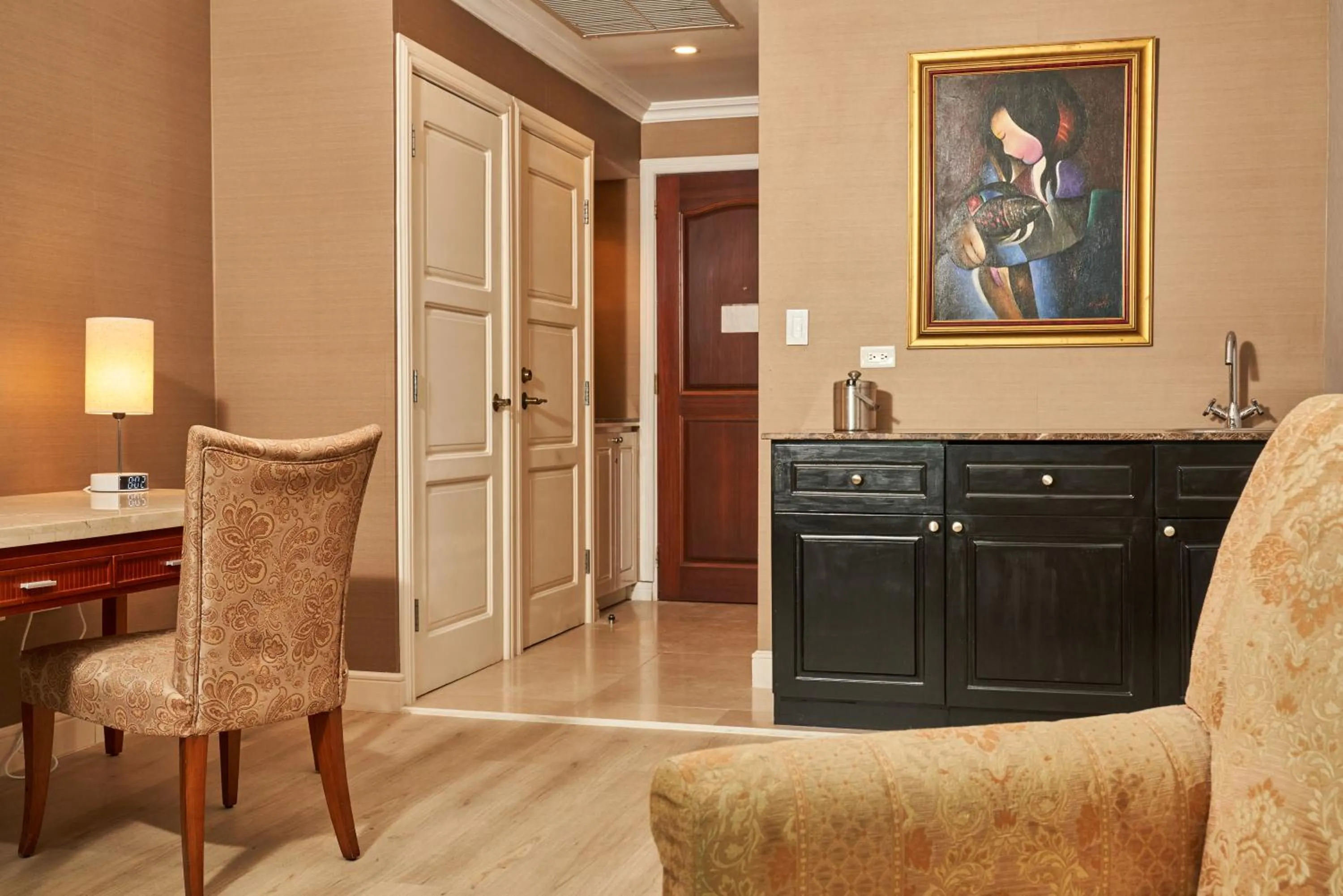 Living room in Waymore Hotel Spa & Casino