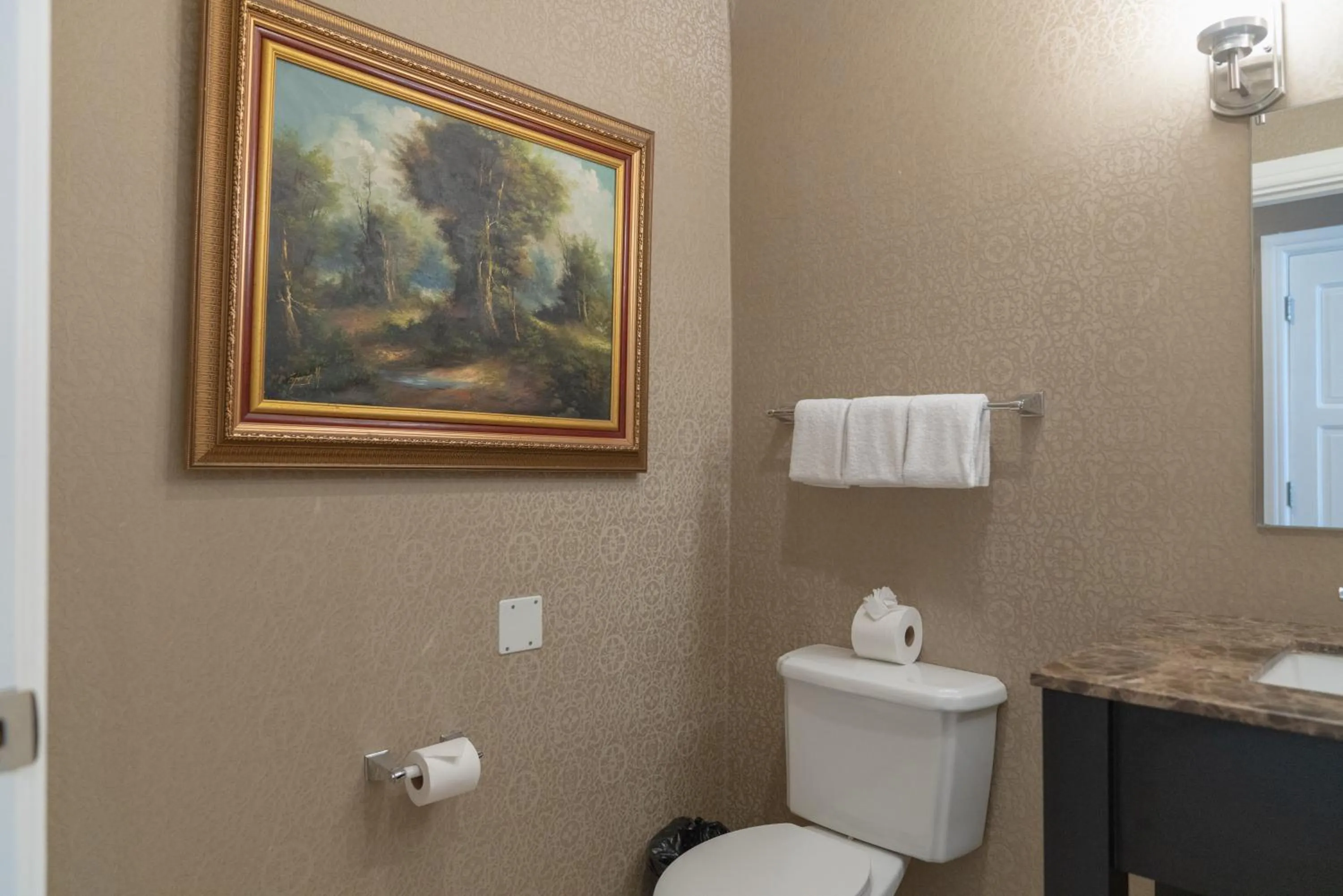 Bathroom in Waymore Hotel Spa & Casino