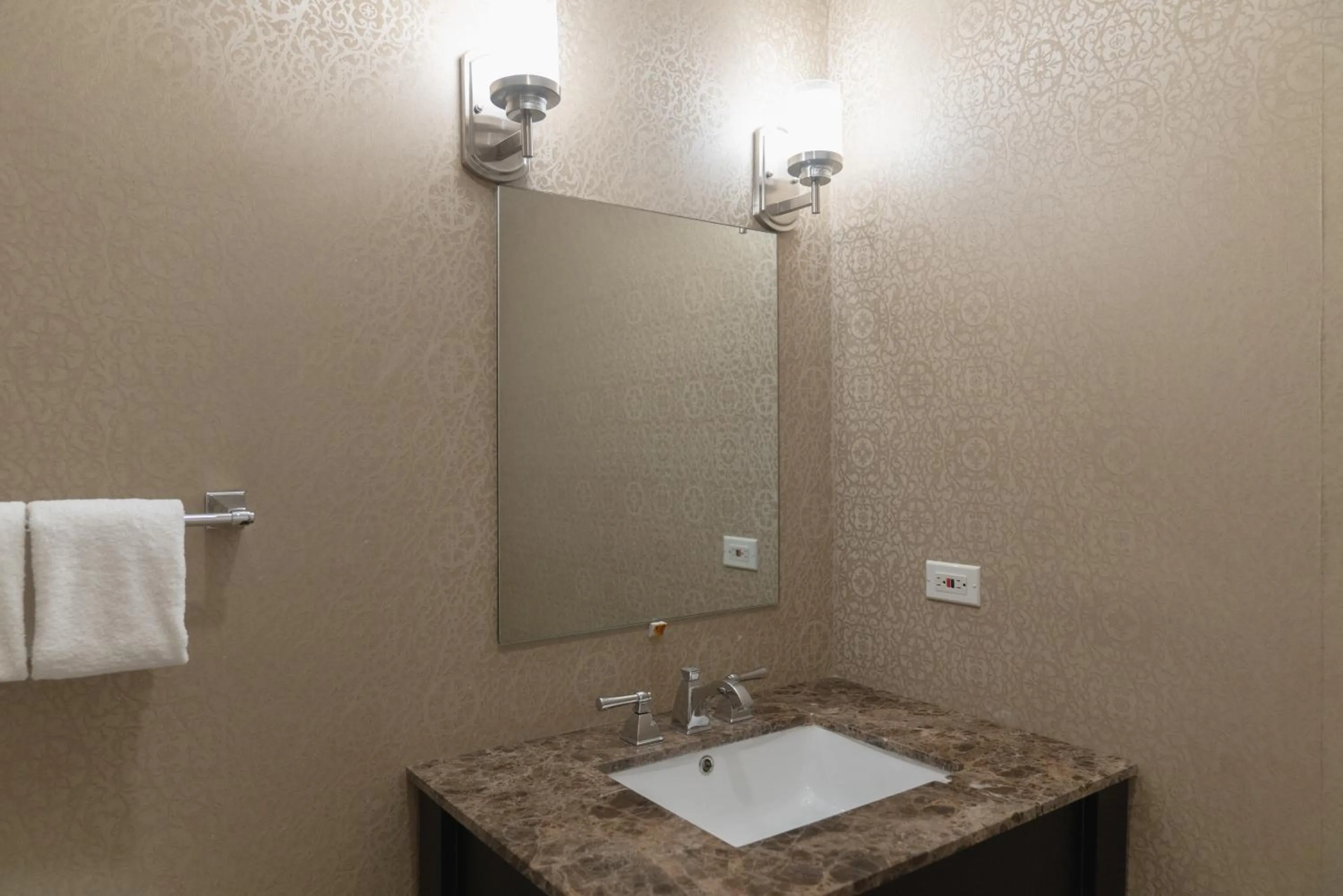 Bathroom in Waymore Hotel Spa & Casino
