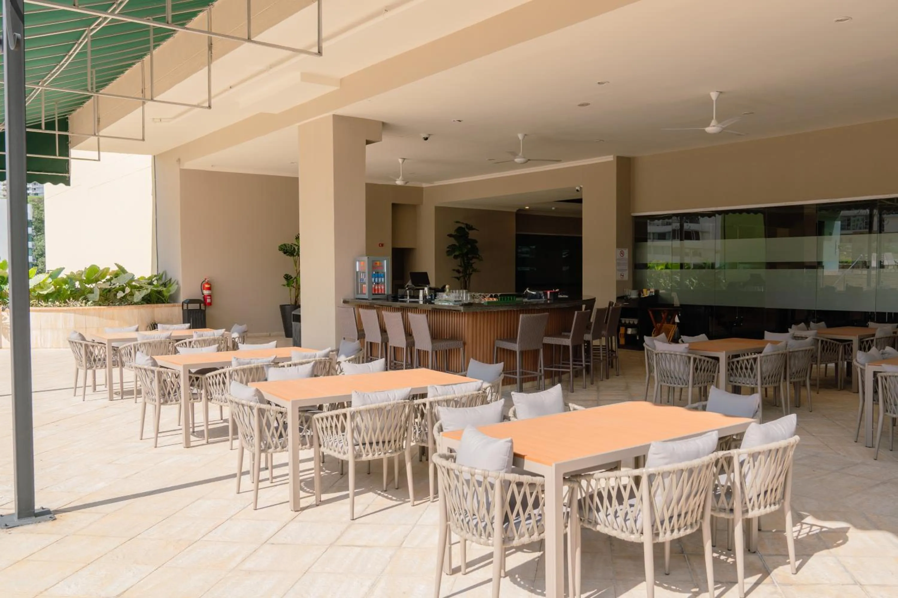 Restaurant/places to eat in Waymore Hotel Spa & Casino